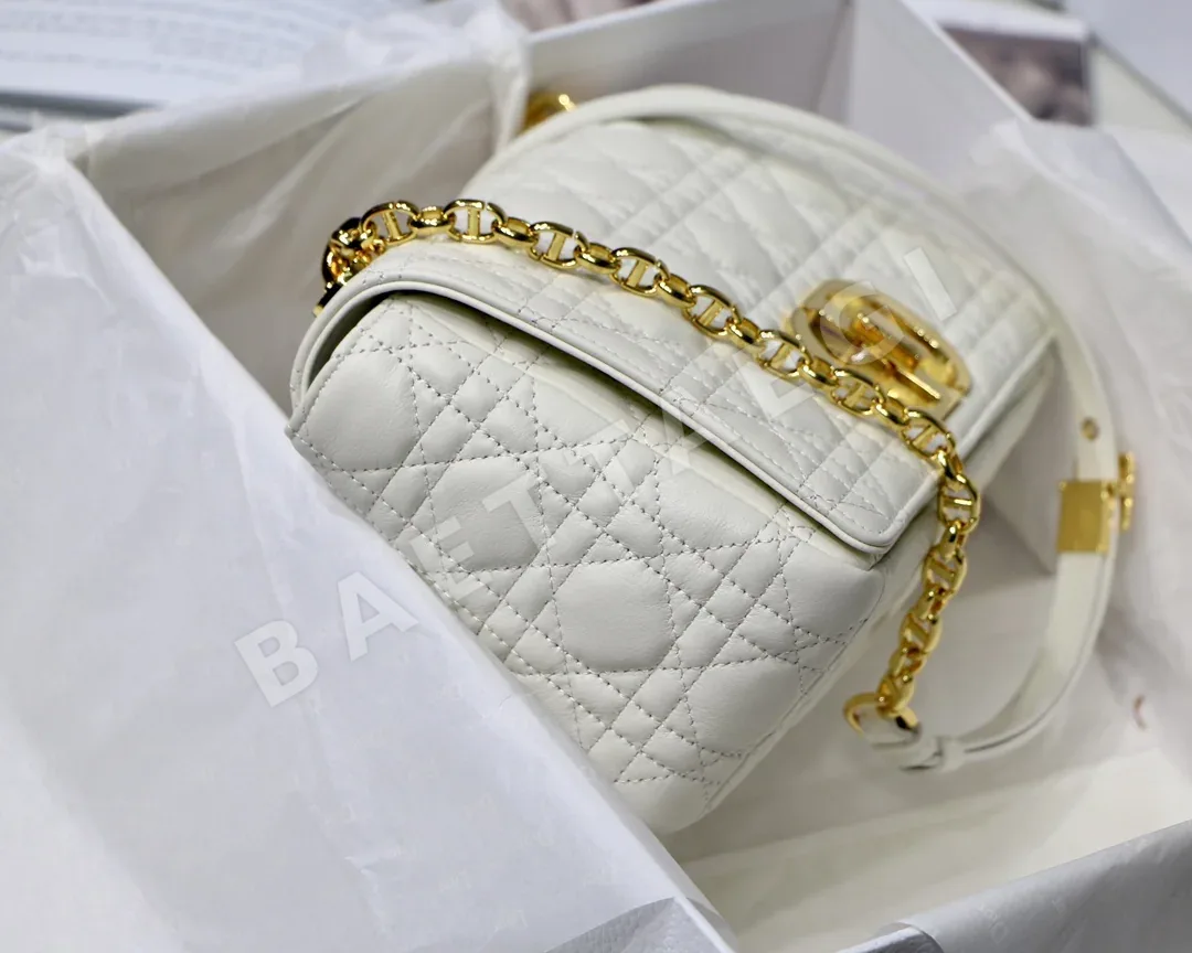 디올 카로 스티치 램스킨 숄더백 상세 이미지 6