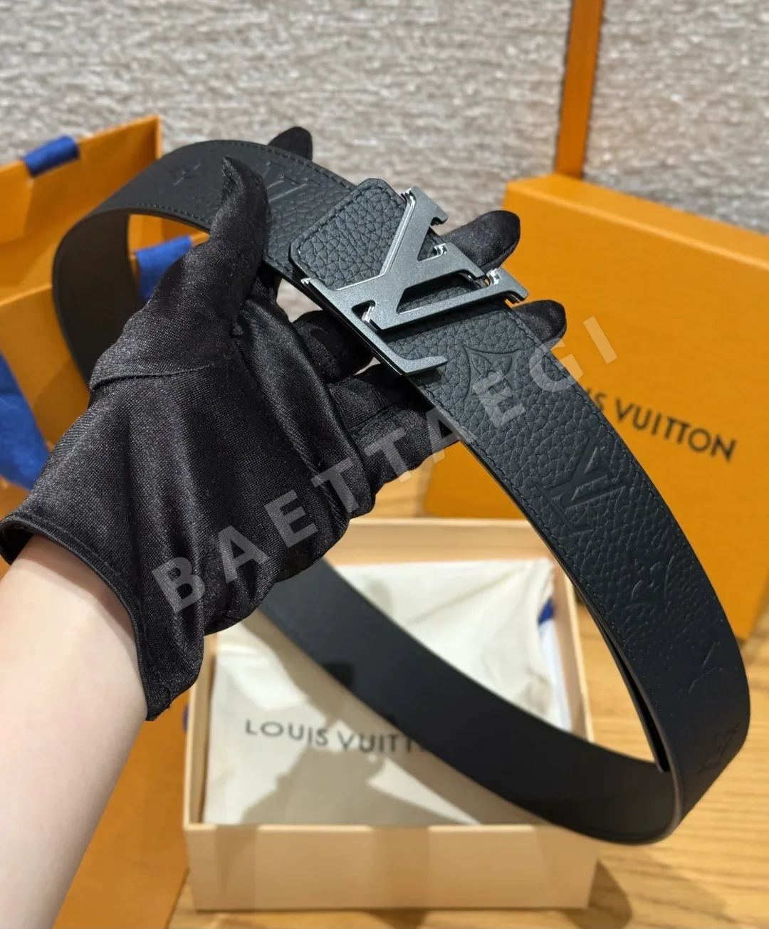 루이비통 이니셜 40mm 리버시블 벨트 상세 이미지 9