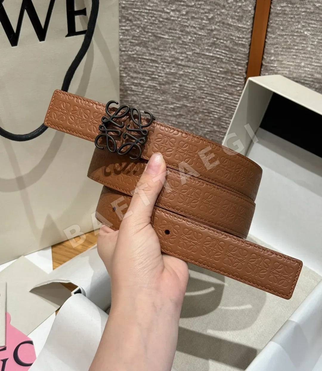 로에베 아나그램 리버서블 송아지가죽 벨트 상세 이미지 3