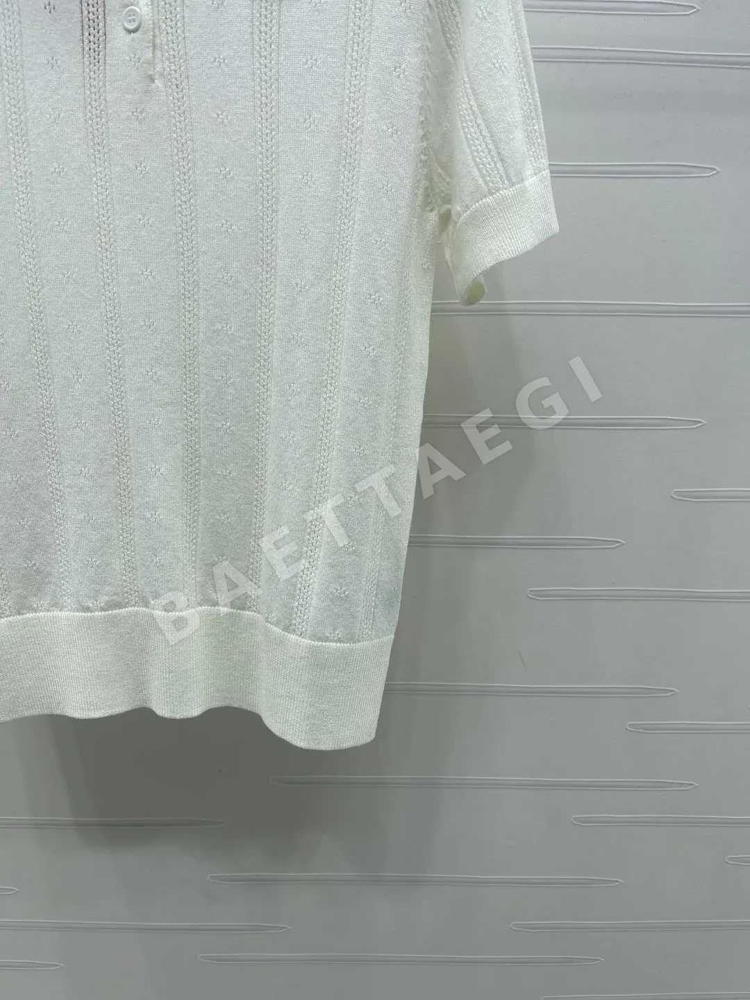 미우미우 카라 버튼 반오픈 니트 반팔 티셔츠 상세 이미지 5