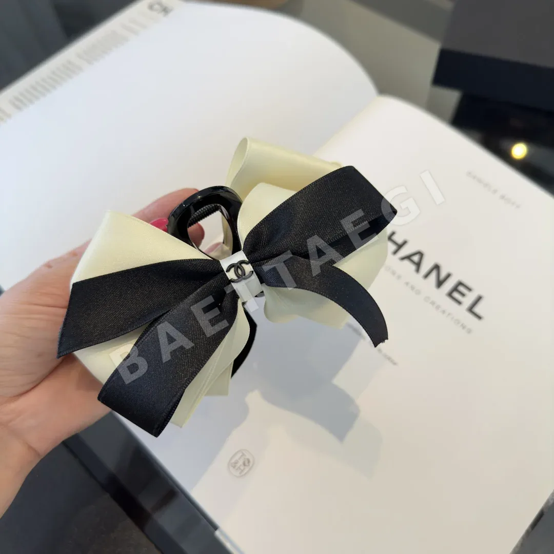 샤넬 리본 헤어 클립 182754
