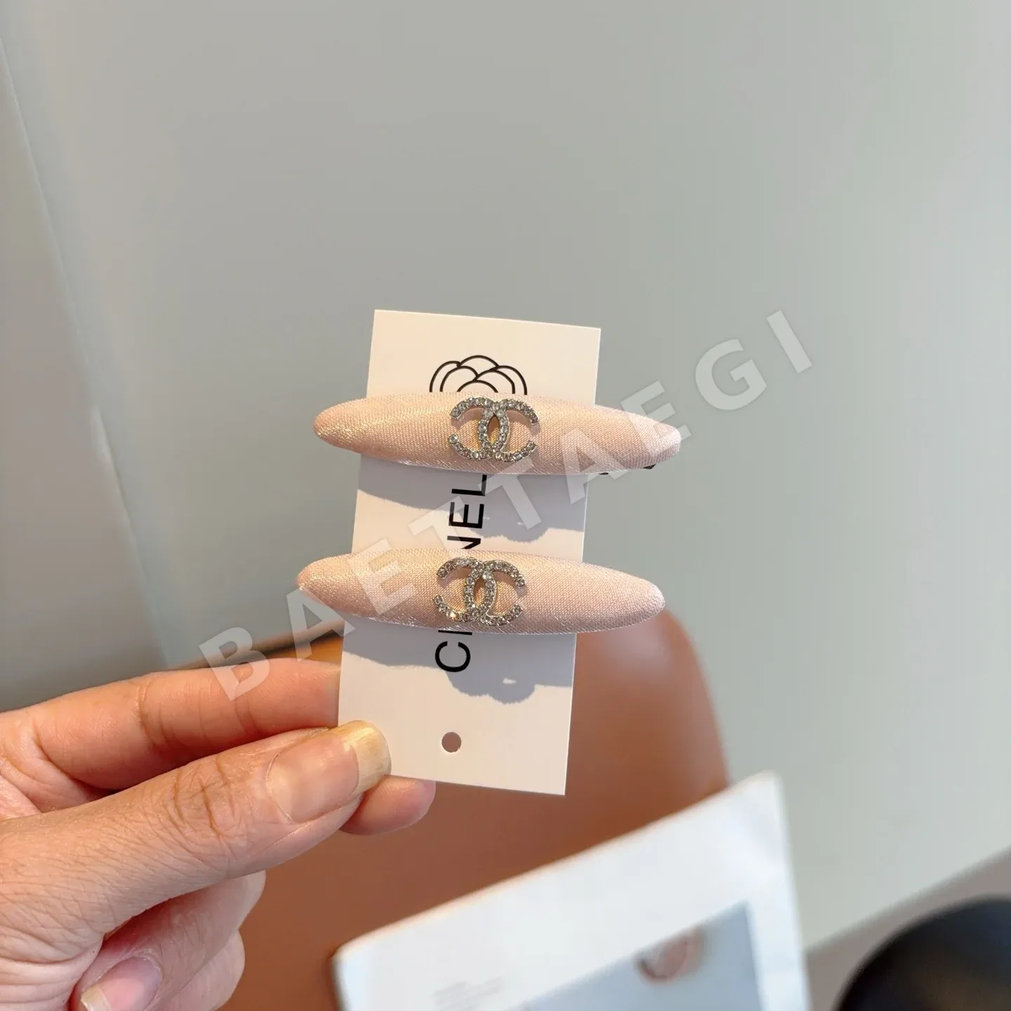 샤넬 로고 헤어클립 악세사리 상세 이미지 3