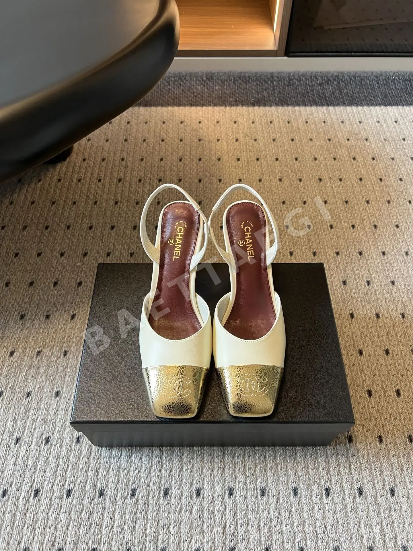 샤넬 힐 더블 C 엠보싱 160748