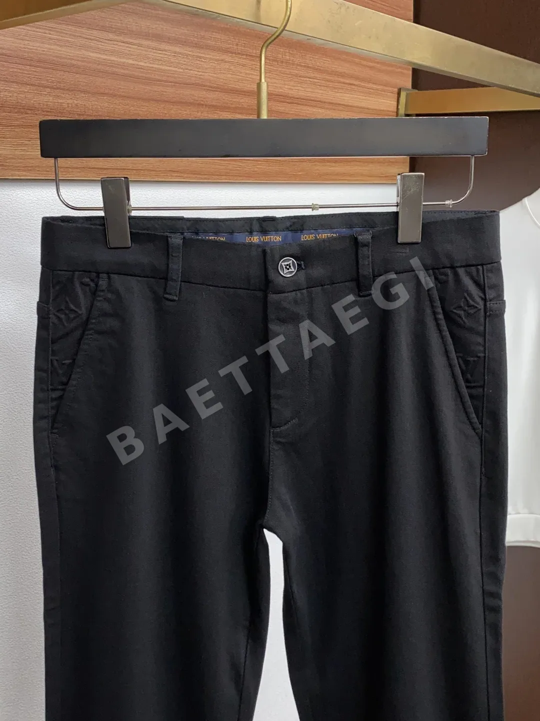 루이비통 다크 블랙 스트레치 데님 남성 바지 상세 이미지 3