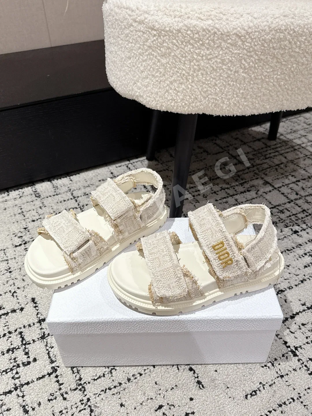 디올 클래식 벨크로 샌들 8620 상세 이미지 3
