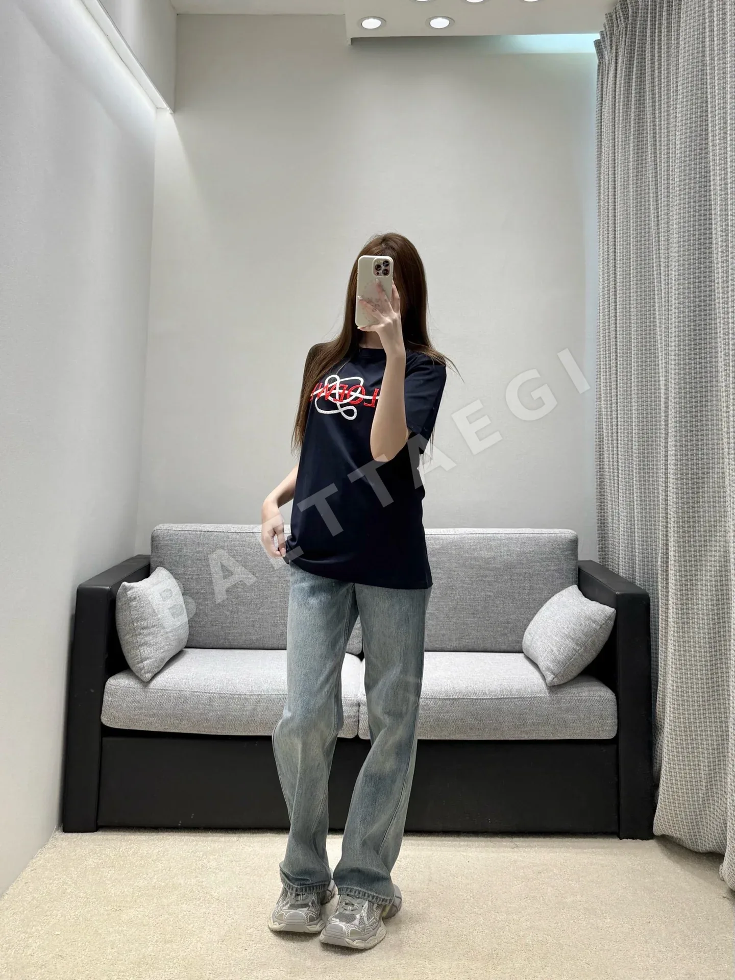 로에베 자수 로고 코튼 여성 반팔 티셔츠 상세 이미지 4