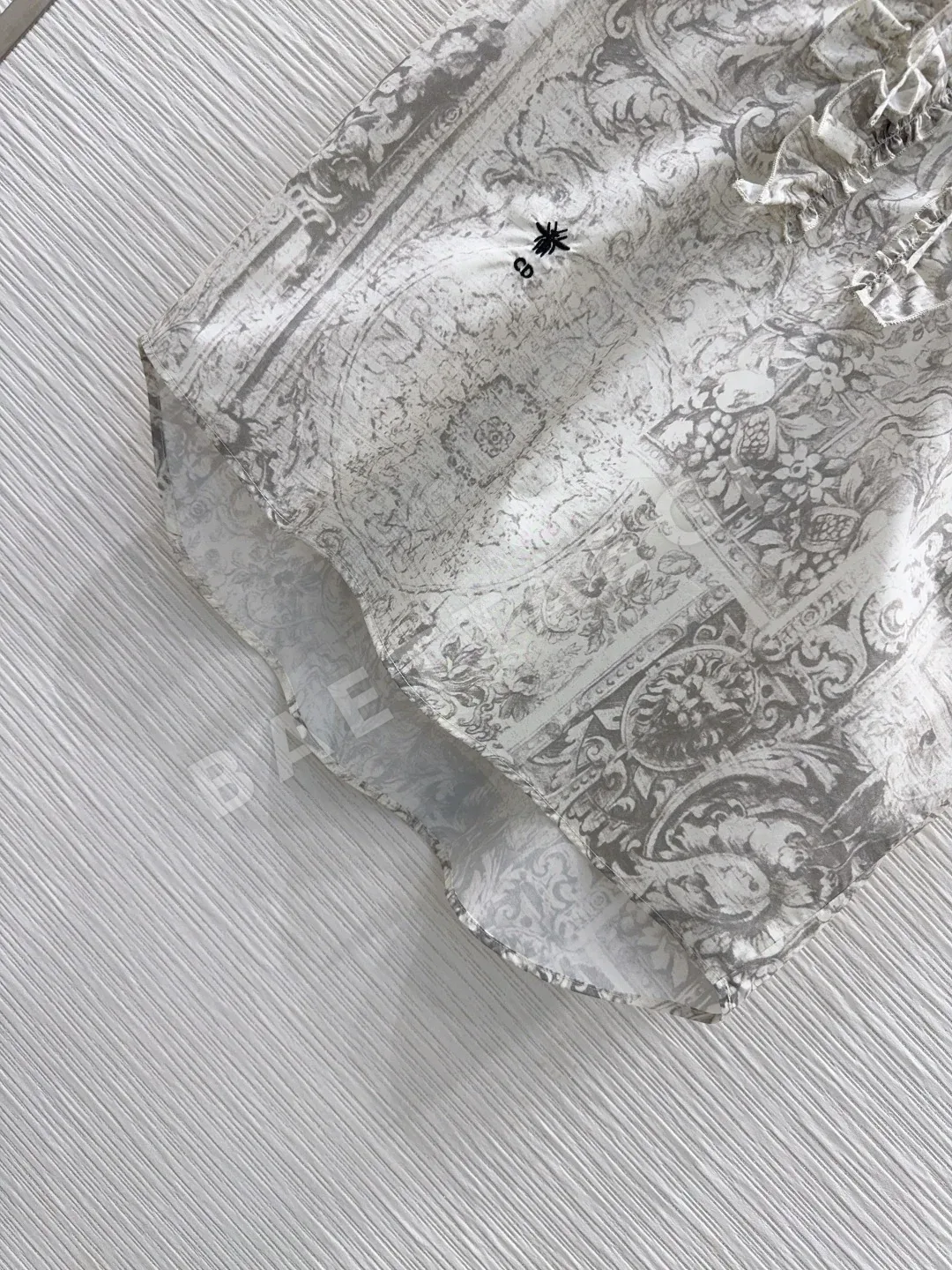 디올 레이스 트리밍 자수 벌 장식 여성 셔츠 상세 이미지 6
