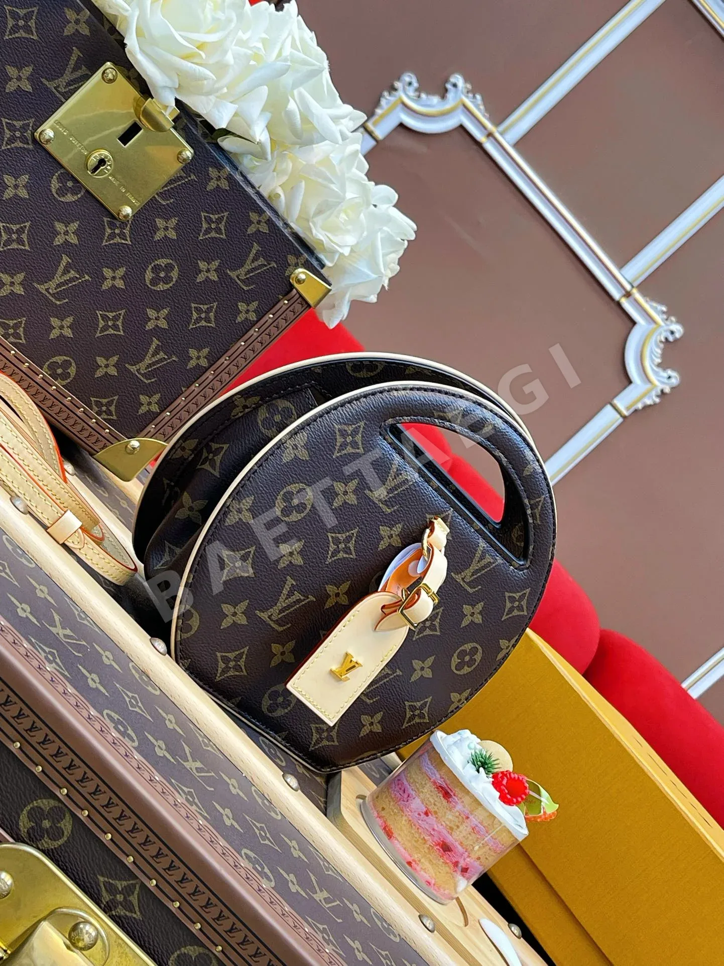 루이비통 LV 서클 모노그램 캔버스 핸드백 M47117 상세 이미지 5