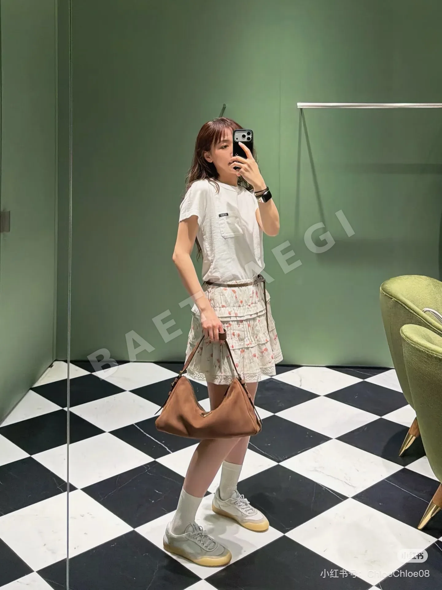 프라다 레터 포켓 크루넥 여성 반팔 티셔츠 상세 이미지 3