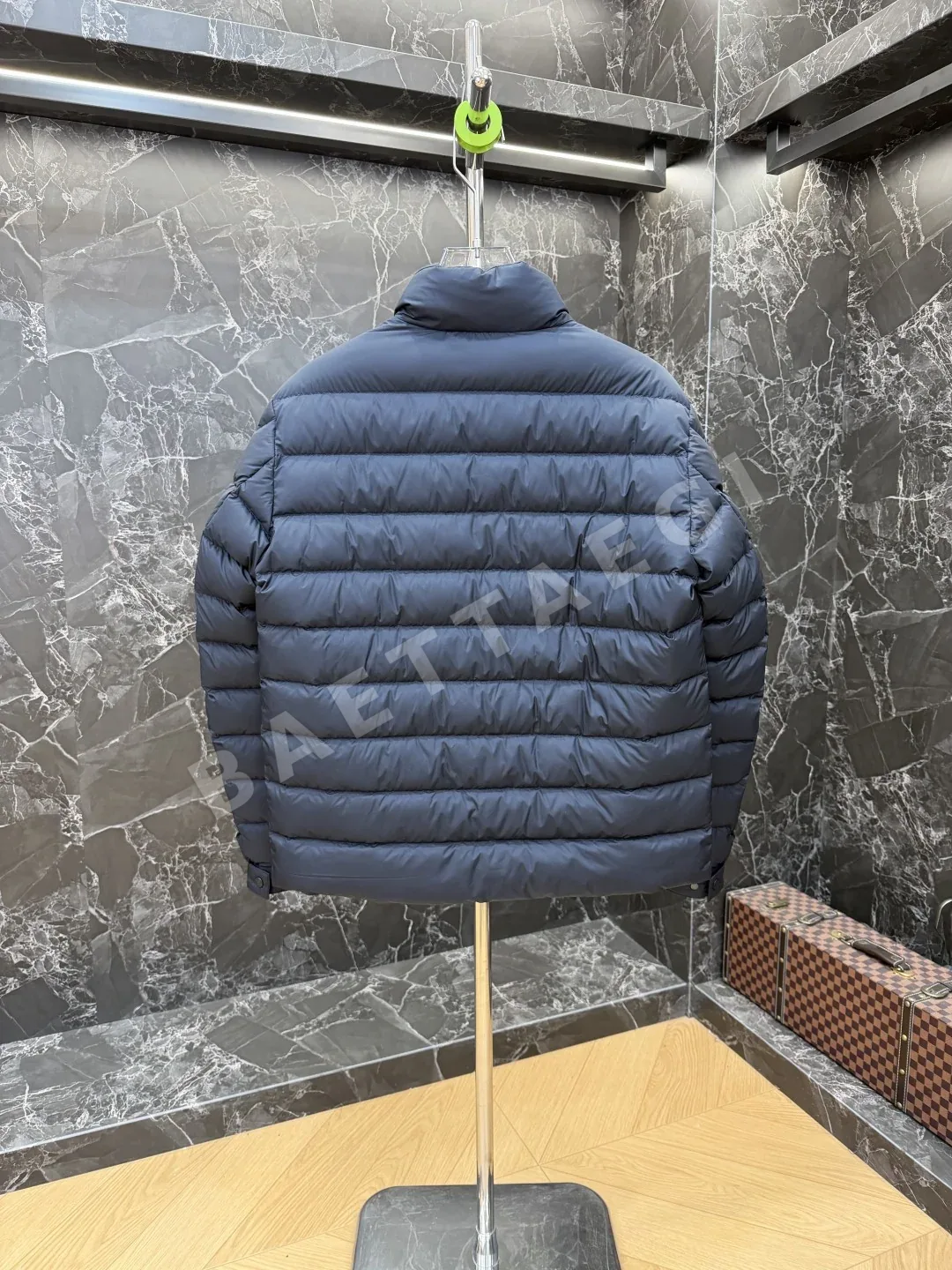 몽클레르 남성 다운 패딩 재킷 상세 이미지 9