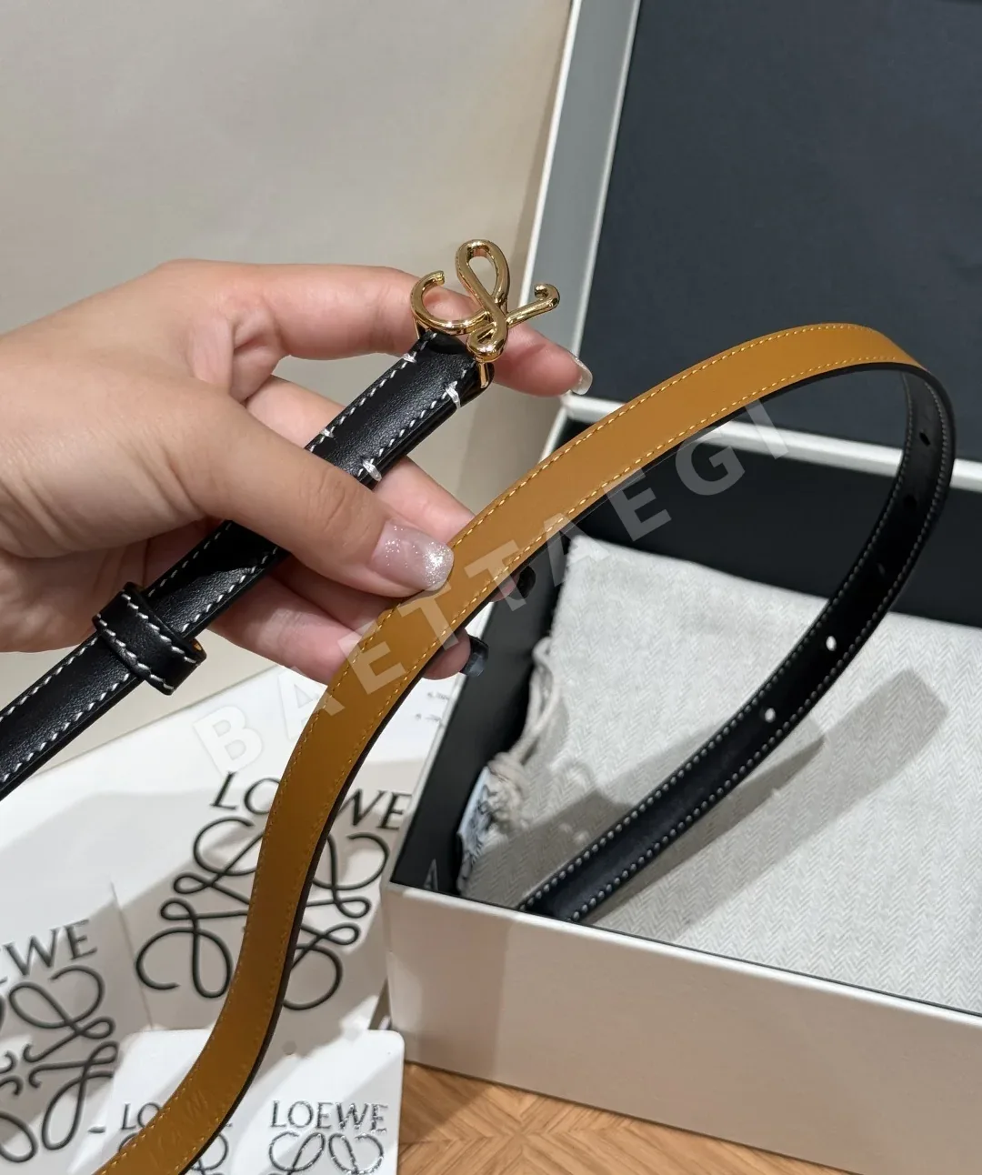 로에베 아나그램 메탈 버클 카프스킨 벨트 상세 이미지 4