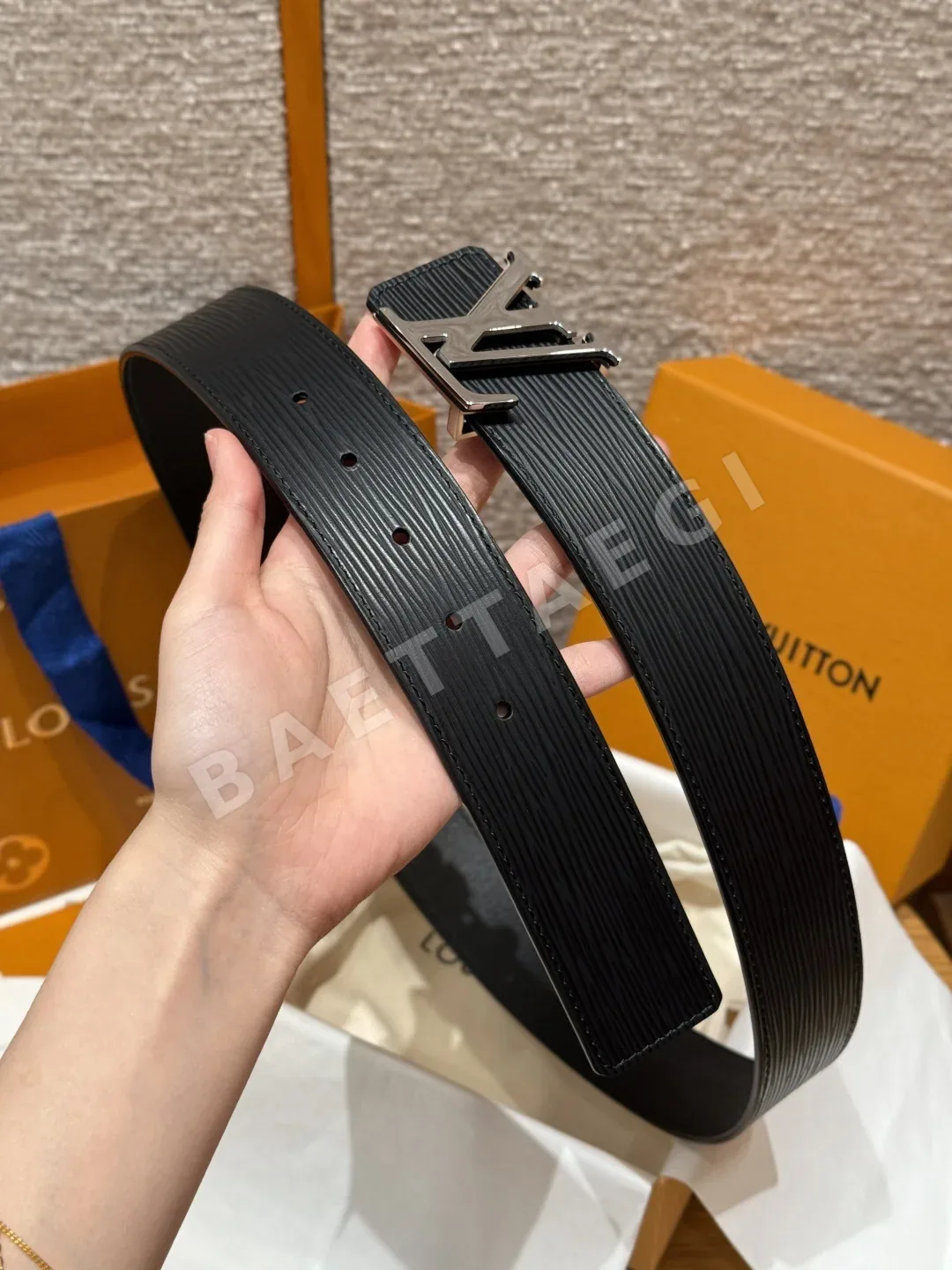 루이비통 타임리스 에피 40mm 리버시블 벨트 상세 이미지 4