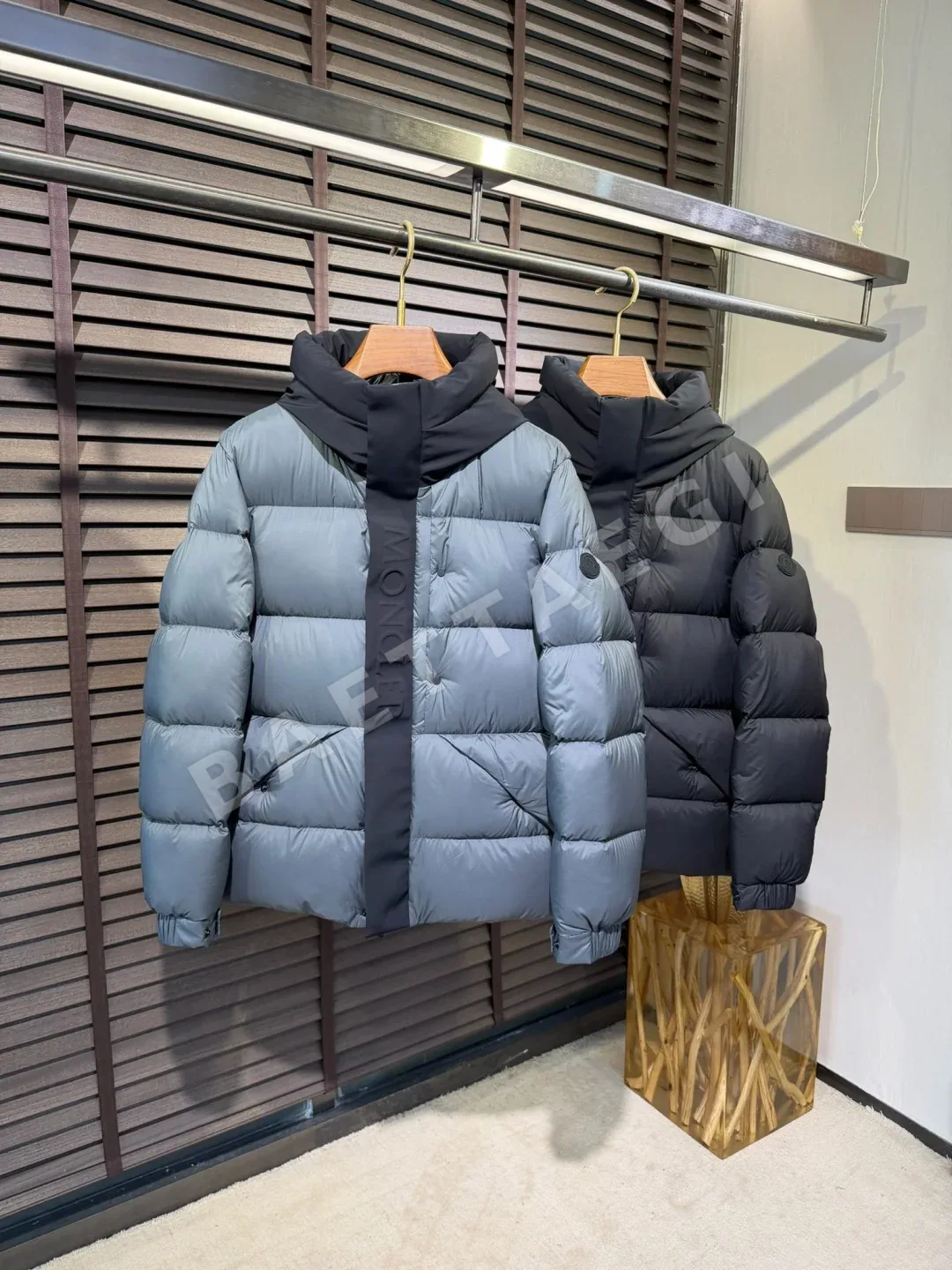 몽클레르 마데이라 쇼트 다운 재킷 상세 이미지 3