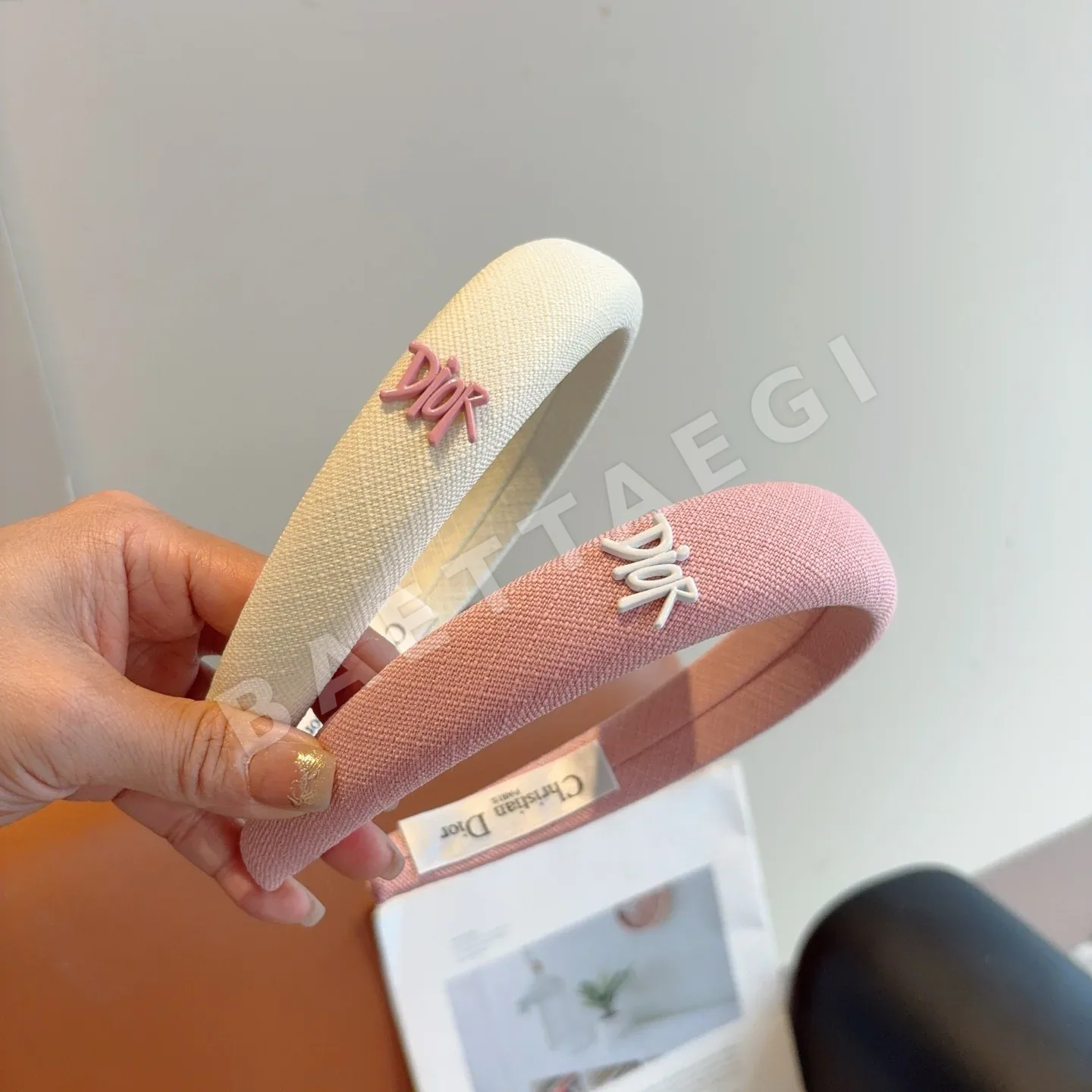 디올 챙 넓은 헤드밴드 184393