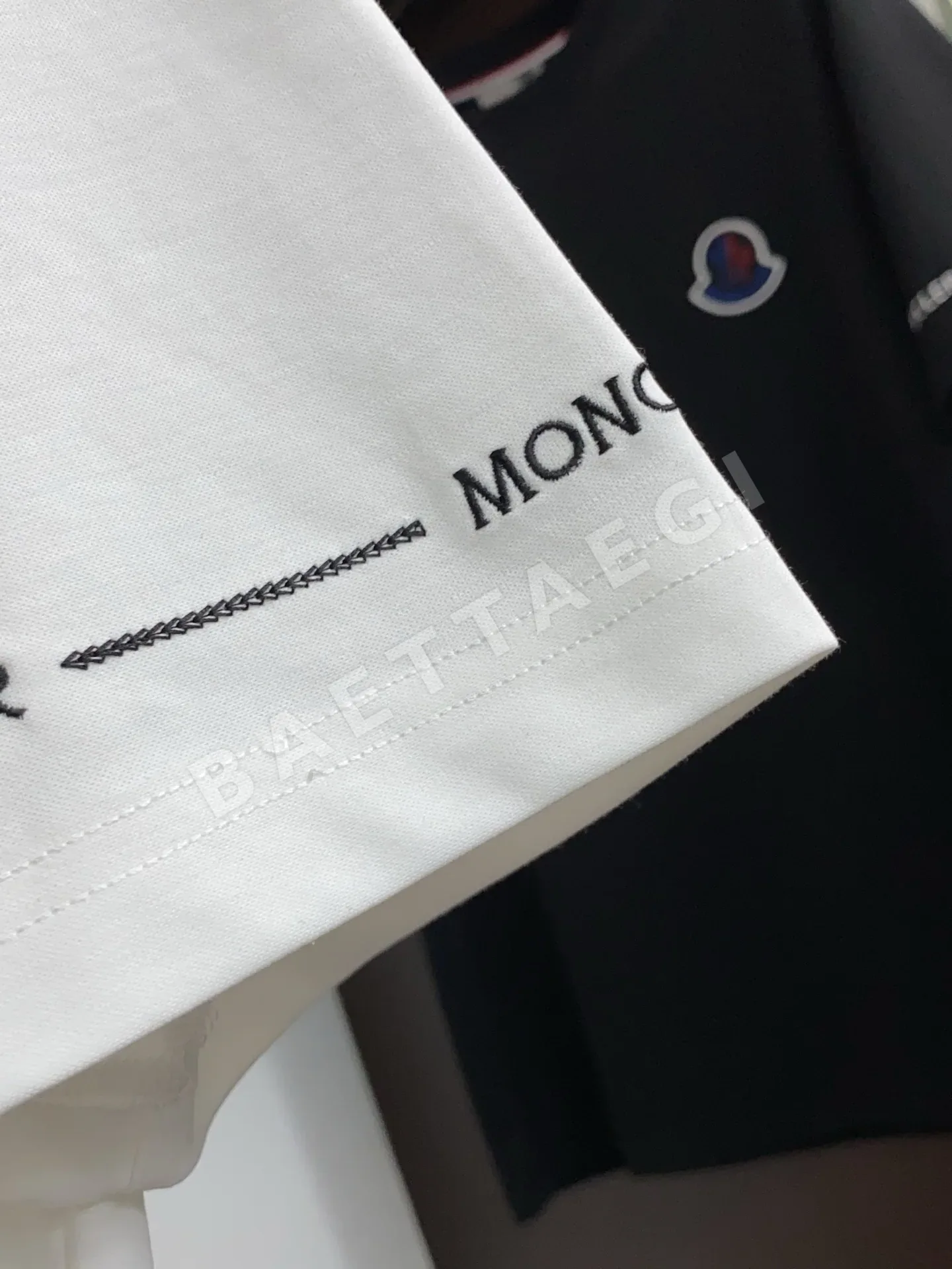 몽클레르 여성 면 크루넥 반팔 티셔츠 상세 이미지 5
