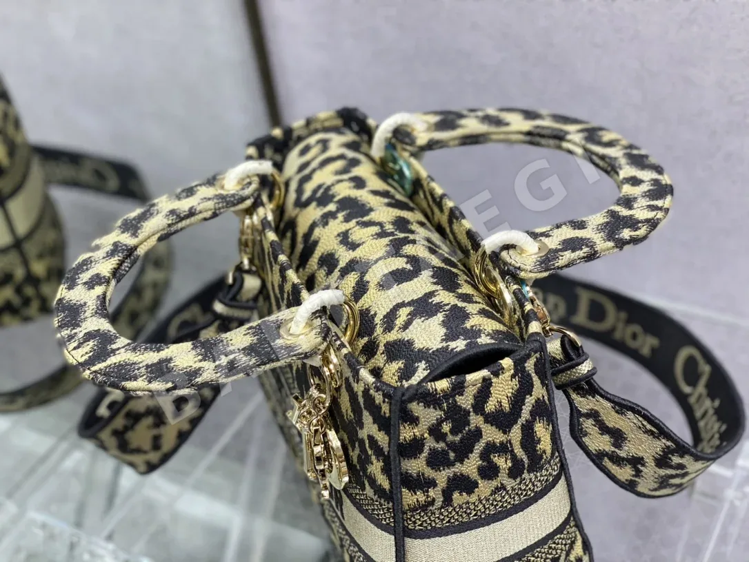 디올 레디D 자수 호피 패턴 가방 상세 이미지 6