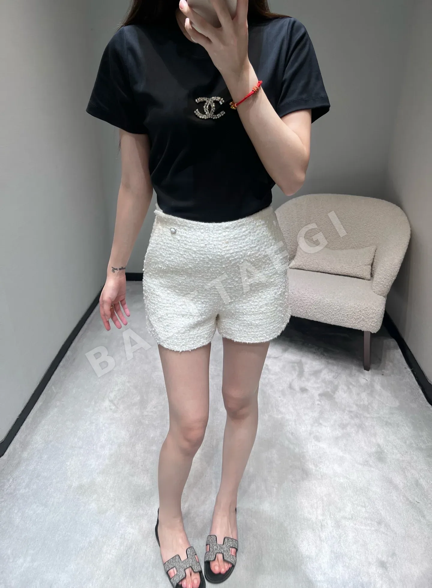 샤넬 CC 비즈 장식 크루넥 반팔 티셔츠 상세 이미지 2