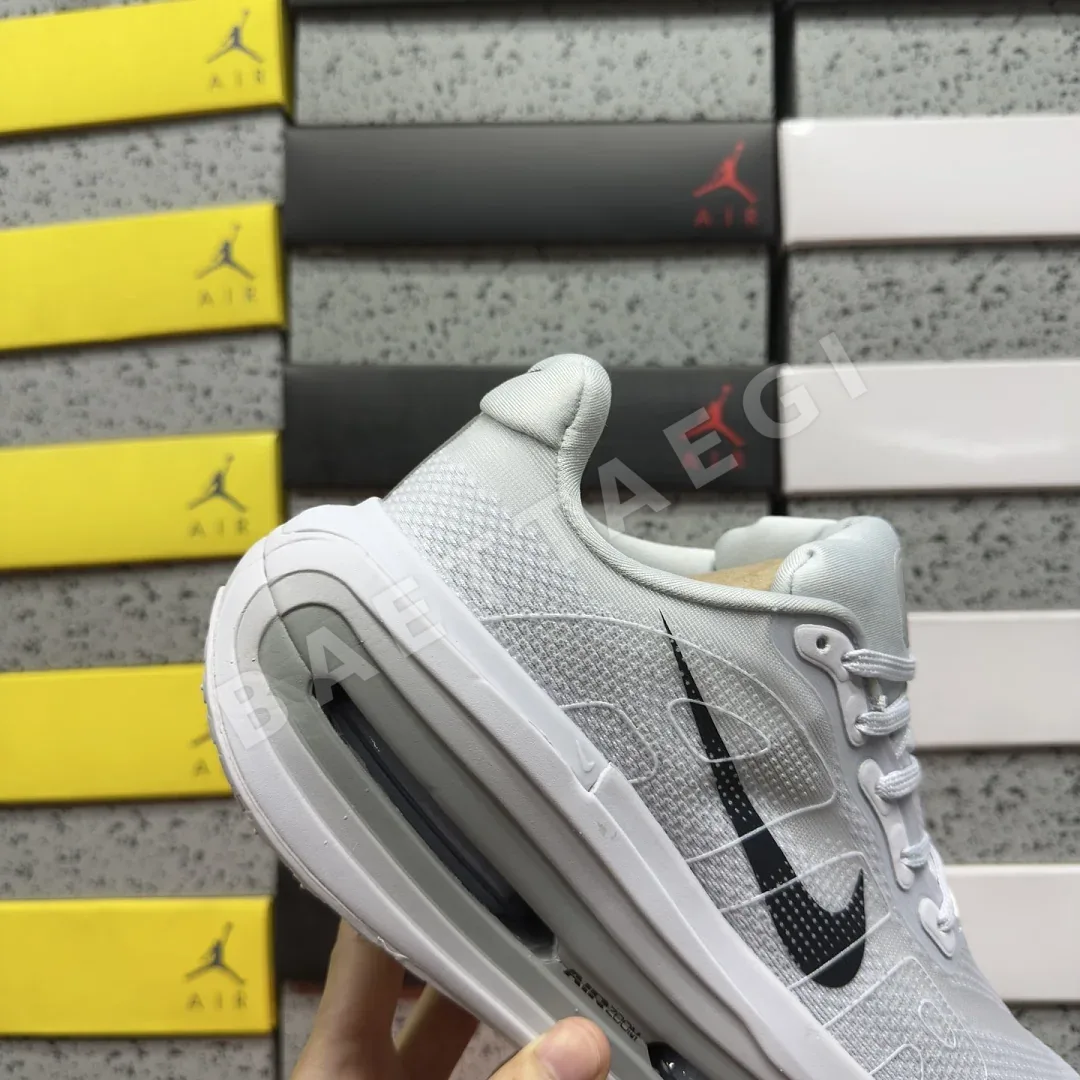 나이키 [5A] 보메로 프리미엄 HQ2050-104 201800 Nike Vomero Premium Grey Fog Dark Obsidian 상세 이미지 2