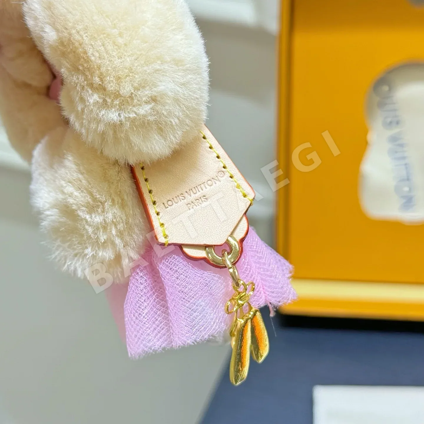 루이비통 비비안 해바라기 모노그램 키링 상세 이미지 9