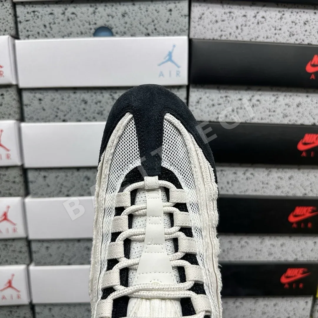 나이키 [KZ2.0] 에어 맥스 95 IO0284-010 201810 Nike Air Max 95 Big Bubble City Pack 상세 이미지 3