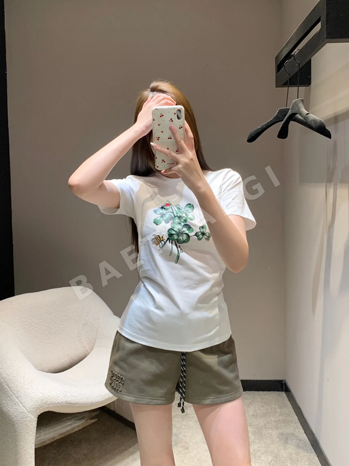 디올 꽃무늬 자수 코튼 반팔 티셔츠 상세 이미지 9