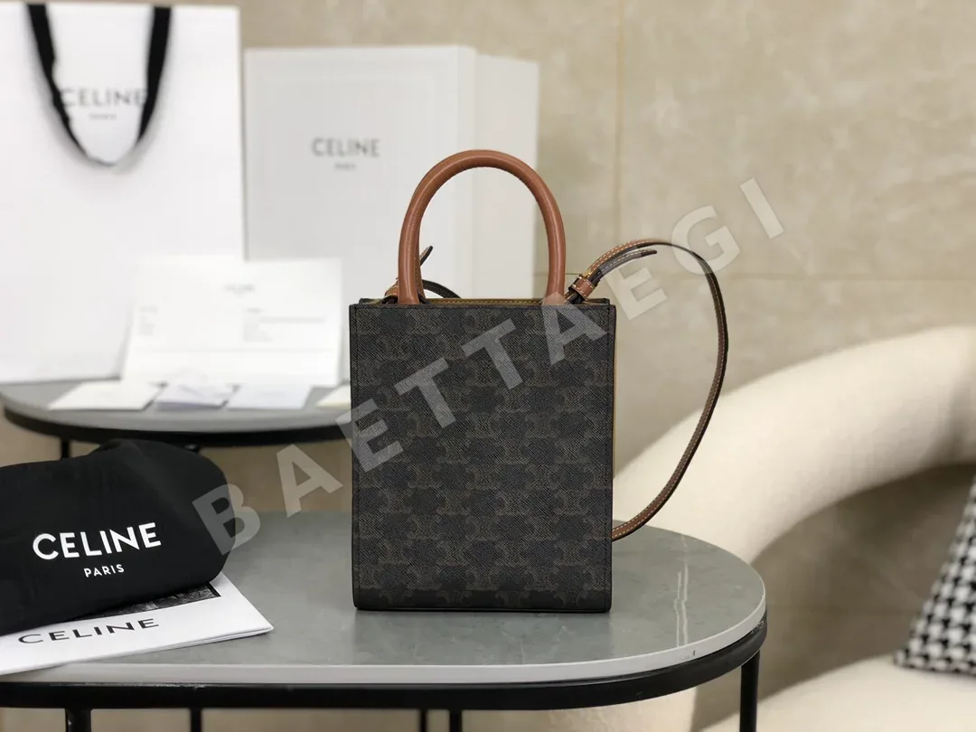 셀린느 미니 자수 모노그램 토트백 상세 이미지 9