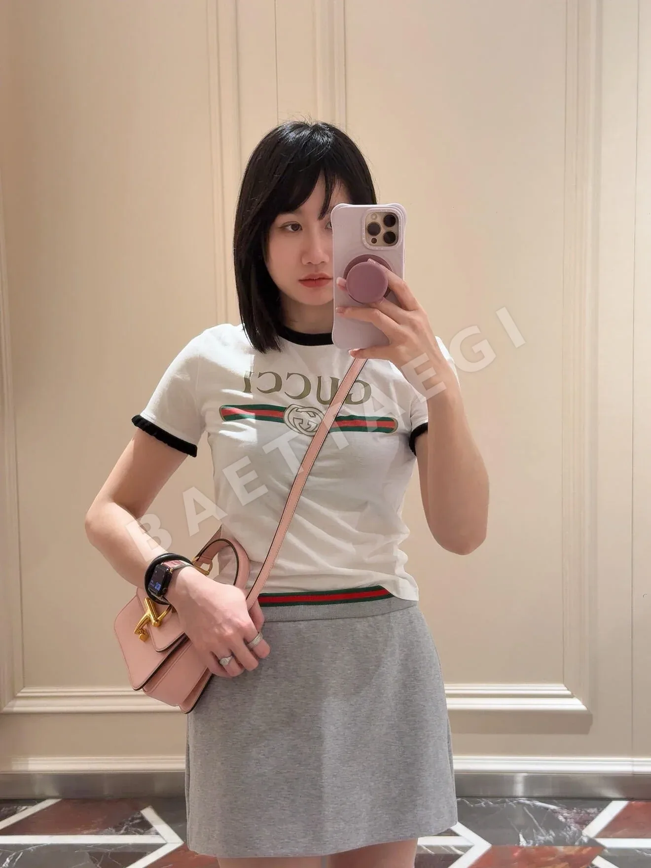 구찌 여성 프린트 프릴 크루넥 반팔 티셔츠 레플리카 상세 이미지 2