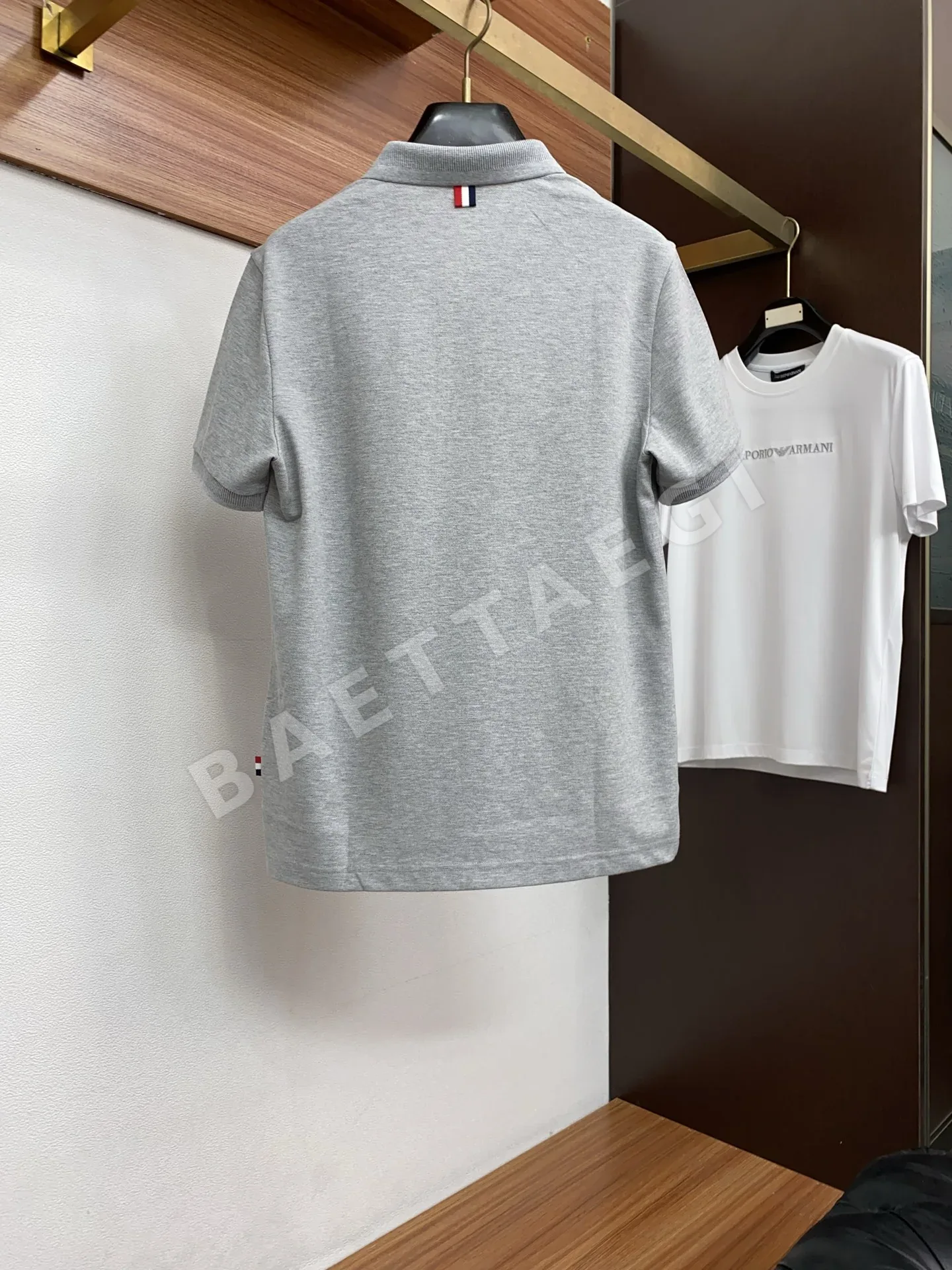 몽클레르 클래식 반팔 폴로셔츠 남성의류 P250 상세 이미지 10