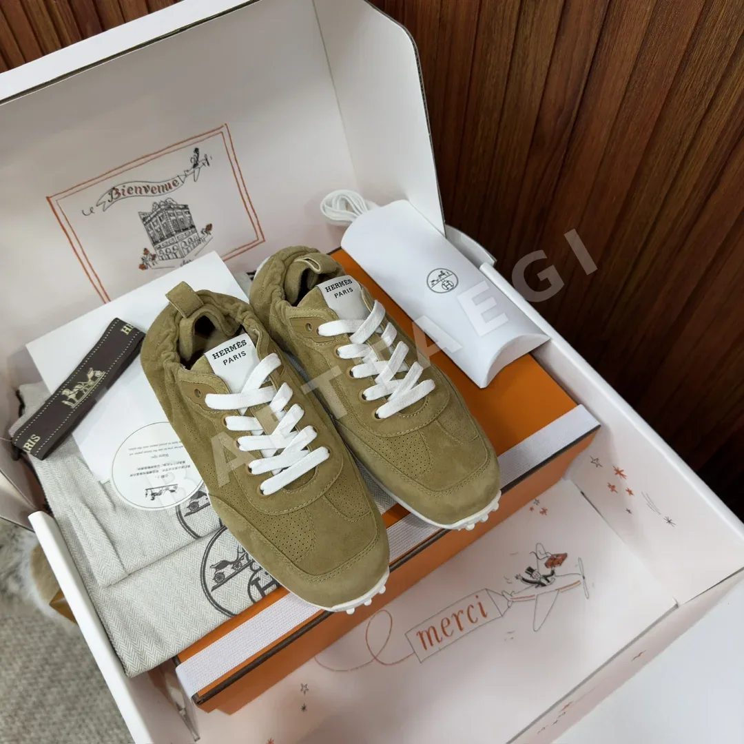 에르메스 인 스니커즈 93885