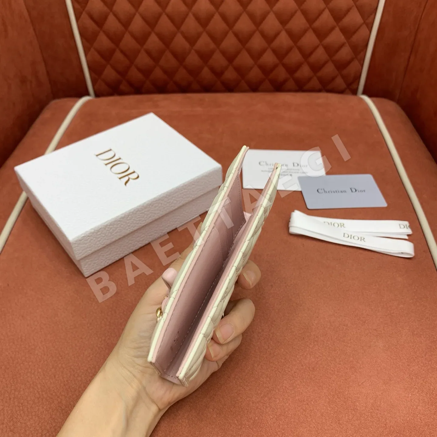 디올 카나쥬 램스킨 여권 커버 지갑 상세 이미지 6