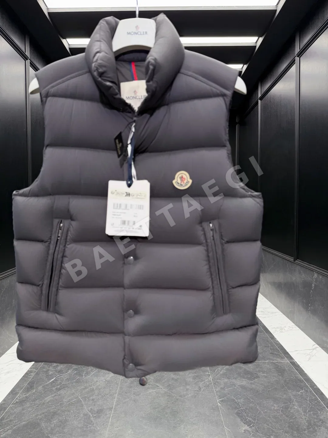 몽클레르 티브 남성 다운 조끼 D00650 상세 이미지 7