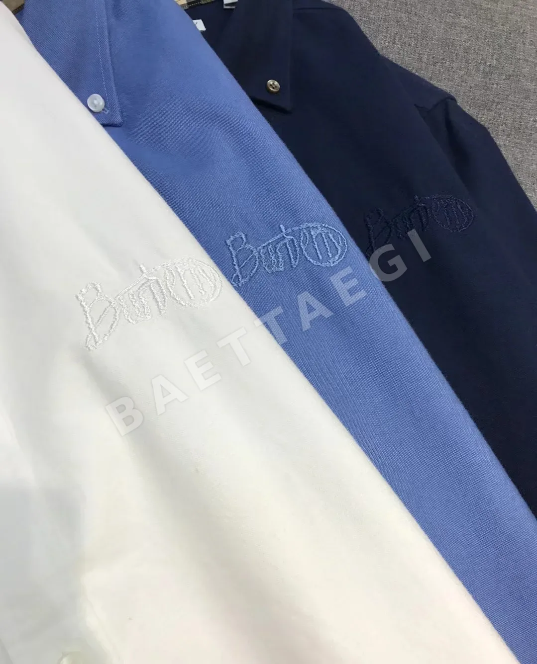 버버리 체크 패턴 로고 자수 긴팔 셔츠 상세 이미지 5