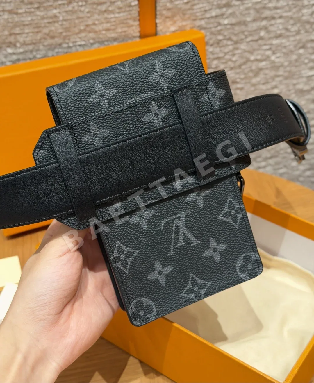 루이비통 다크스타일 모노그램 벨트 상세 이미지 2