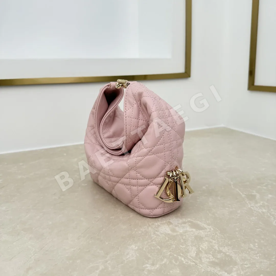 디올 뚜주흐 호보 미니 버킷 가방 상세 이미지 2