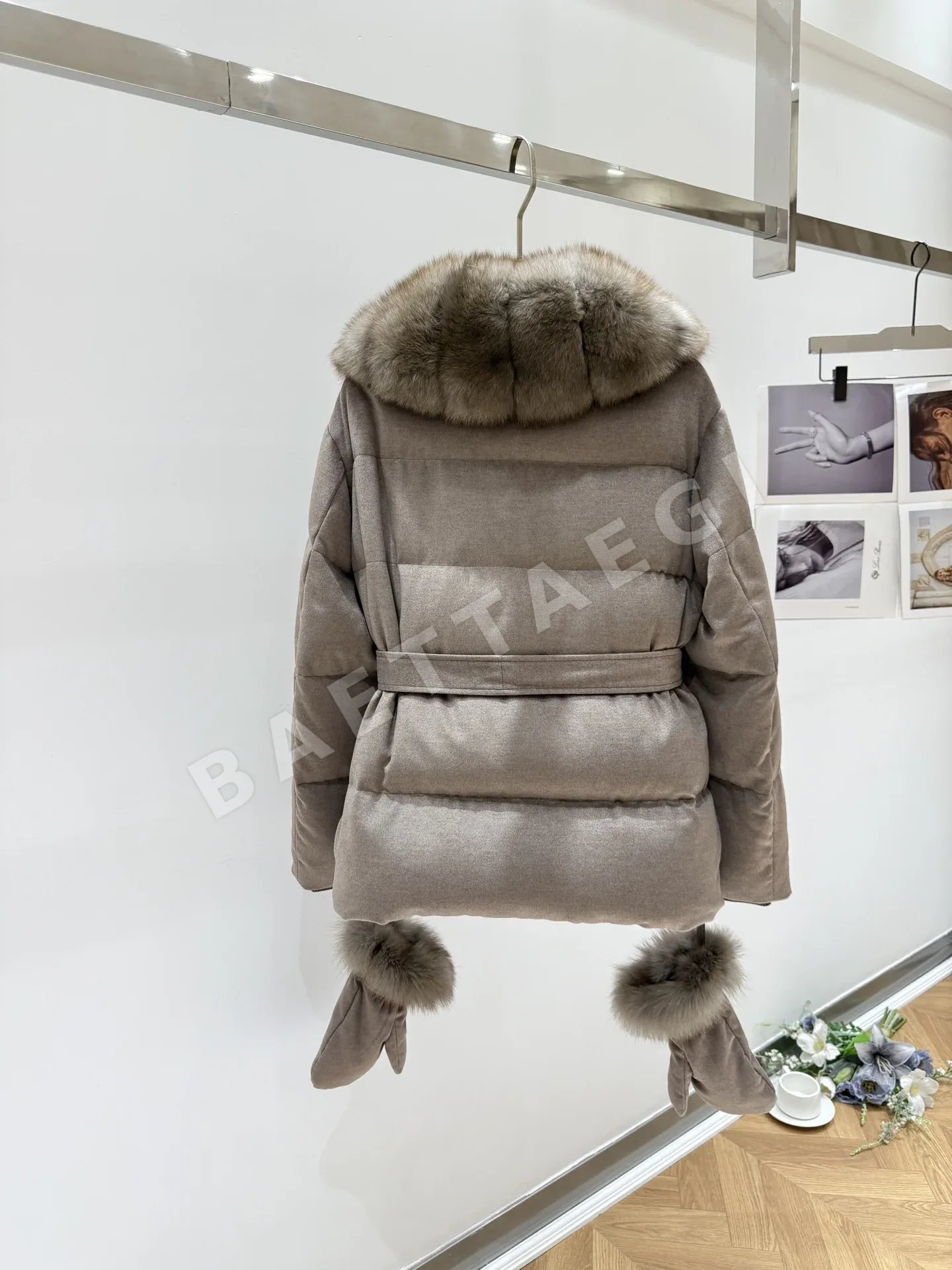 로로피아나 폭스퍼 캐시미어 여성 패딩 상세 이미지 8
