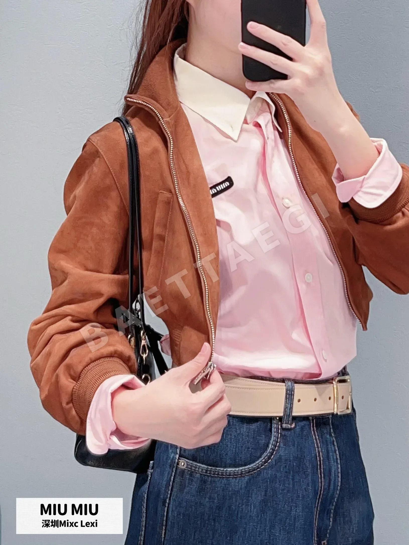 로로피아나 로고 자수 오버핏 긴팔 셔츠 여성의류 상세 이미지 2