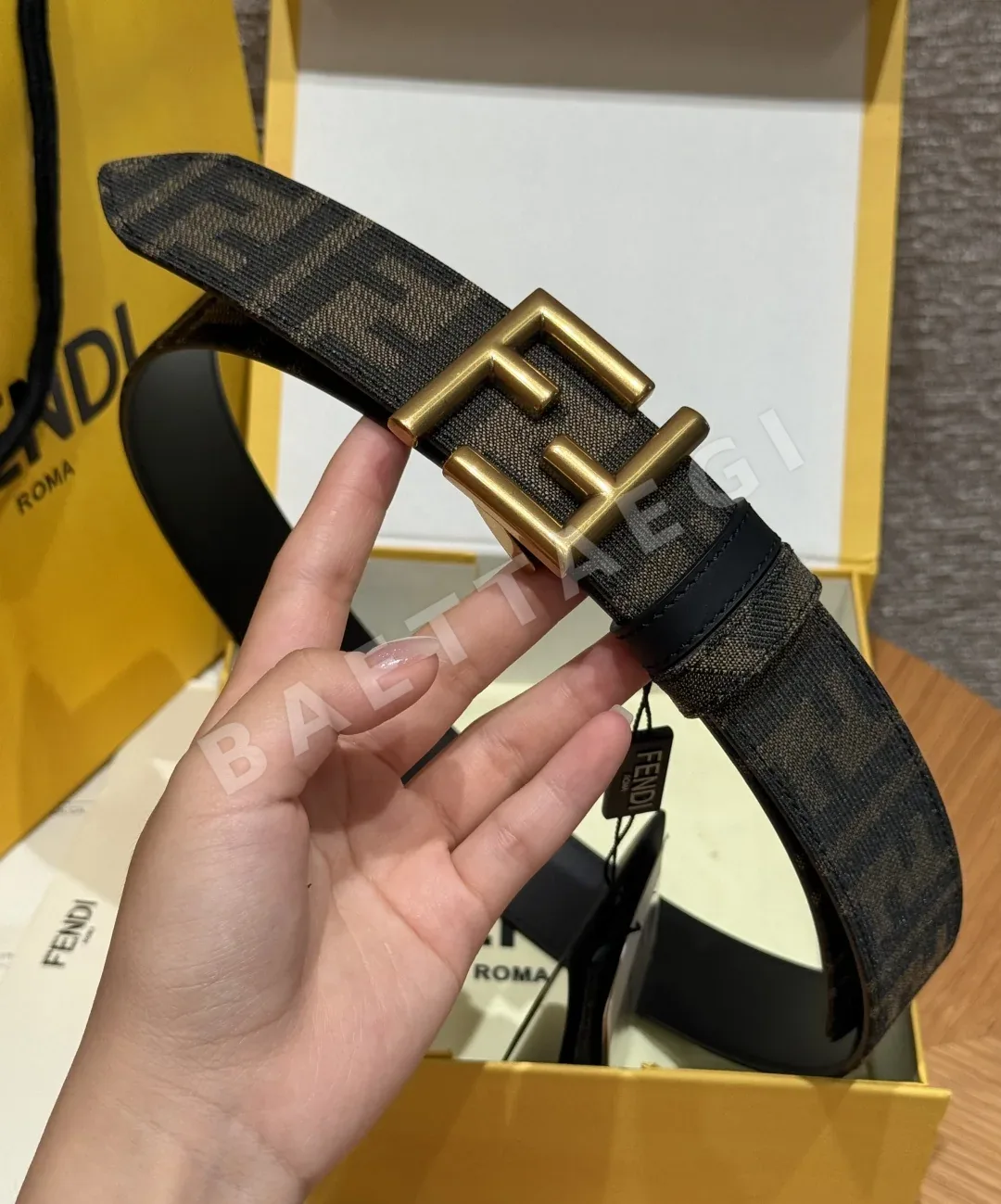 펜디 FF 리버서블 가죽 벨트 35mm 상세 이미지 4