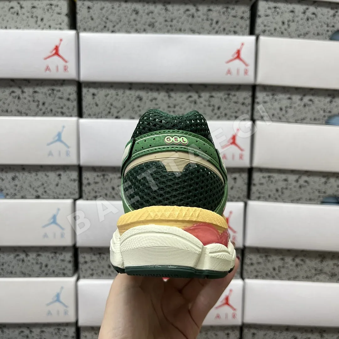 아식스 [TOP] 젤 큐뮬러스 16 1203A763-100 200300 Asics Gel-Cumulus 16 Green Cream Ivory 상세 이미지 4