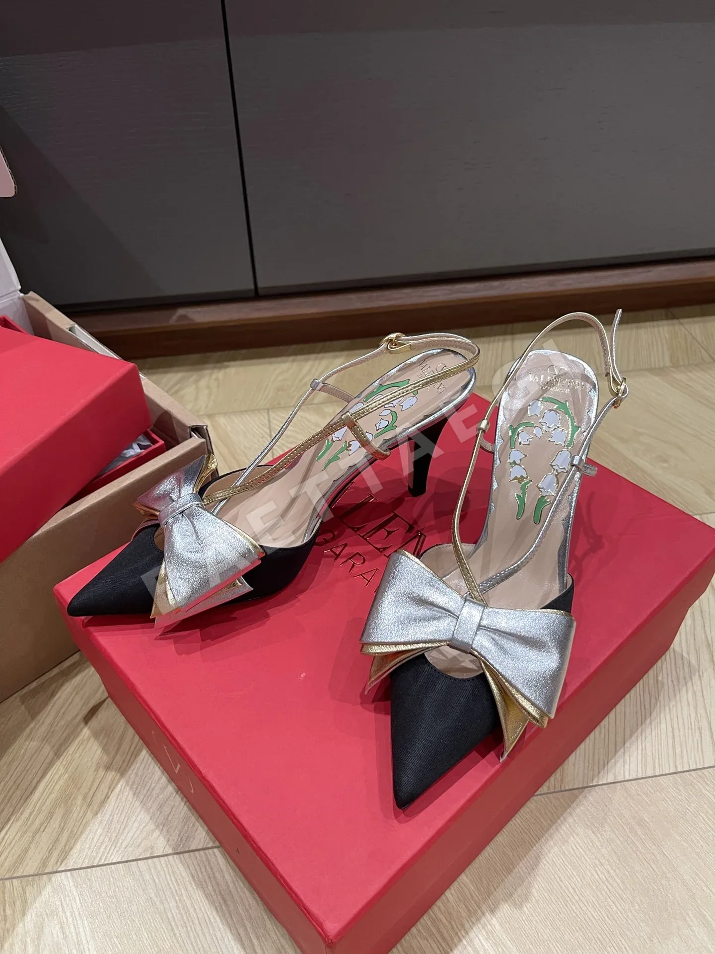 발렌티노 25 s 보우 힐 샌들 24622