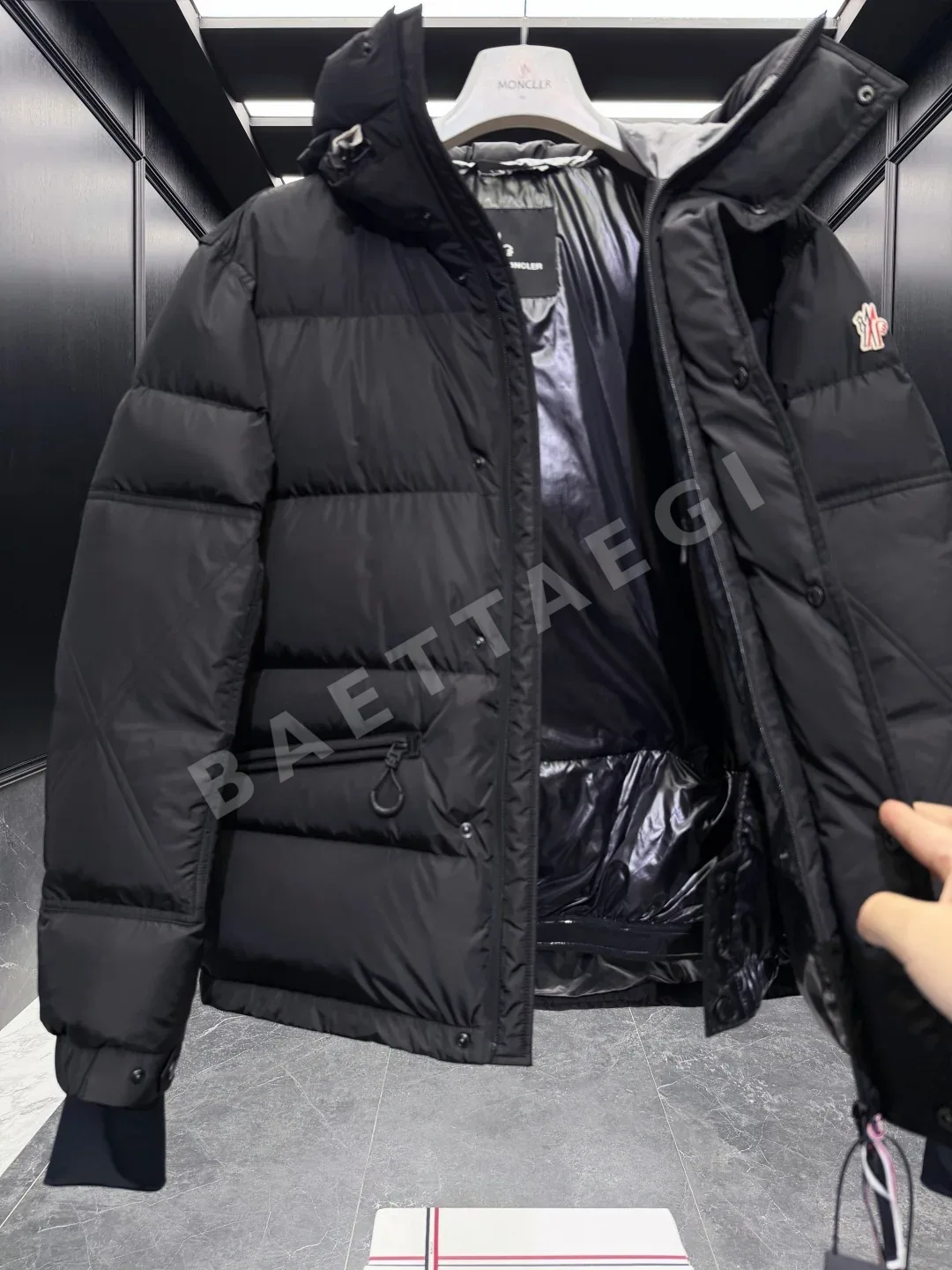 몽클레르 그레노블 카산카 후드 다운 스키 자켓 블랙 상세 이미지 8