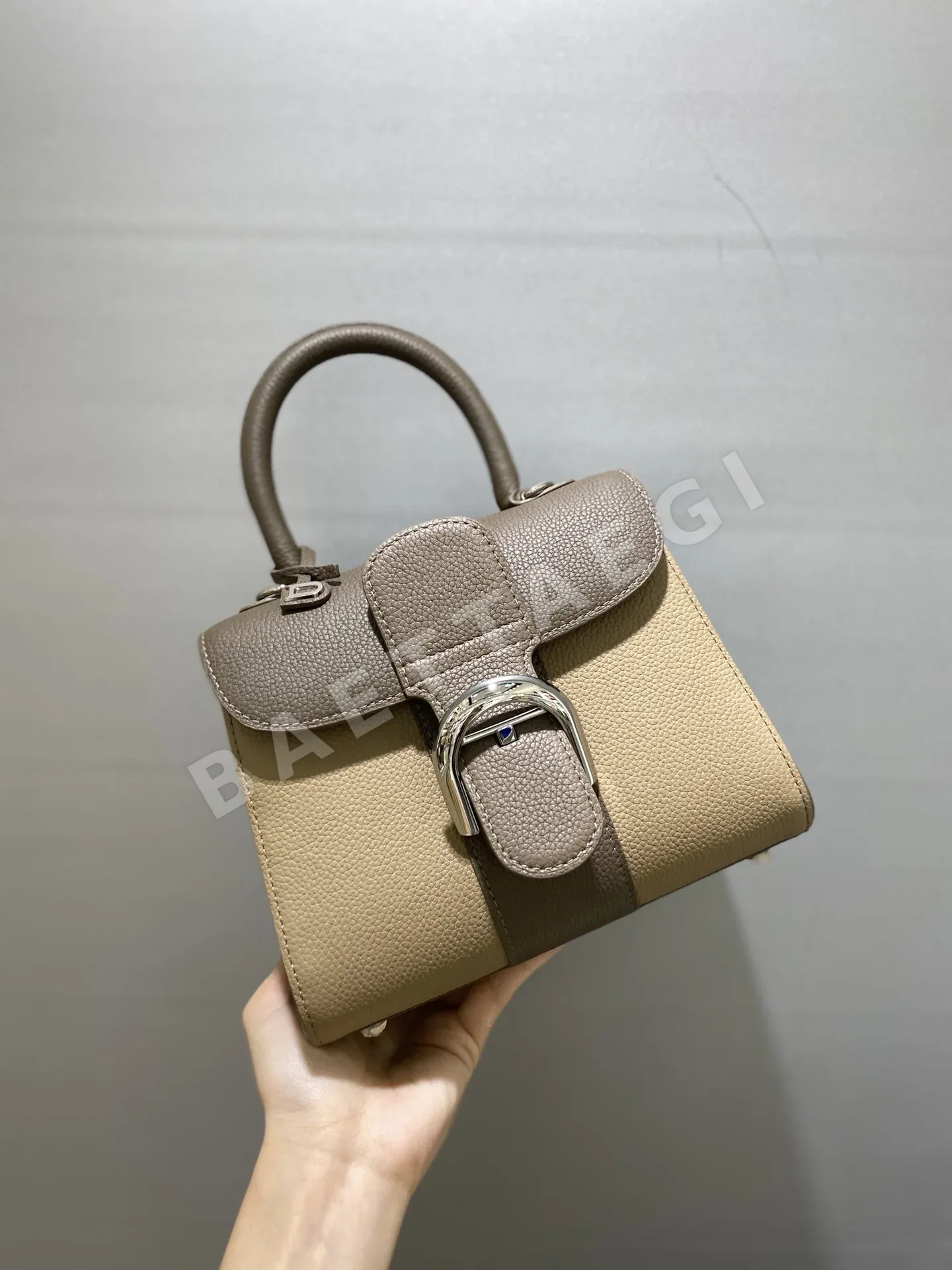 델보 브릴리언트 토고 램스킨 숄더백 상세 이미지 2