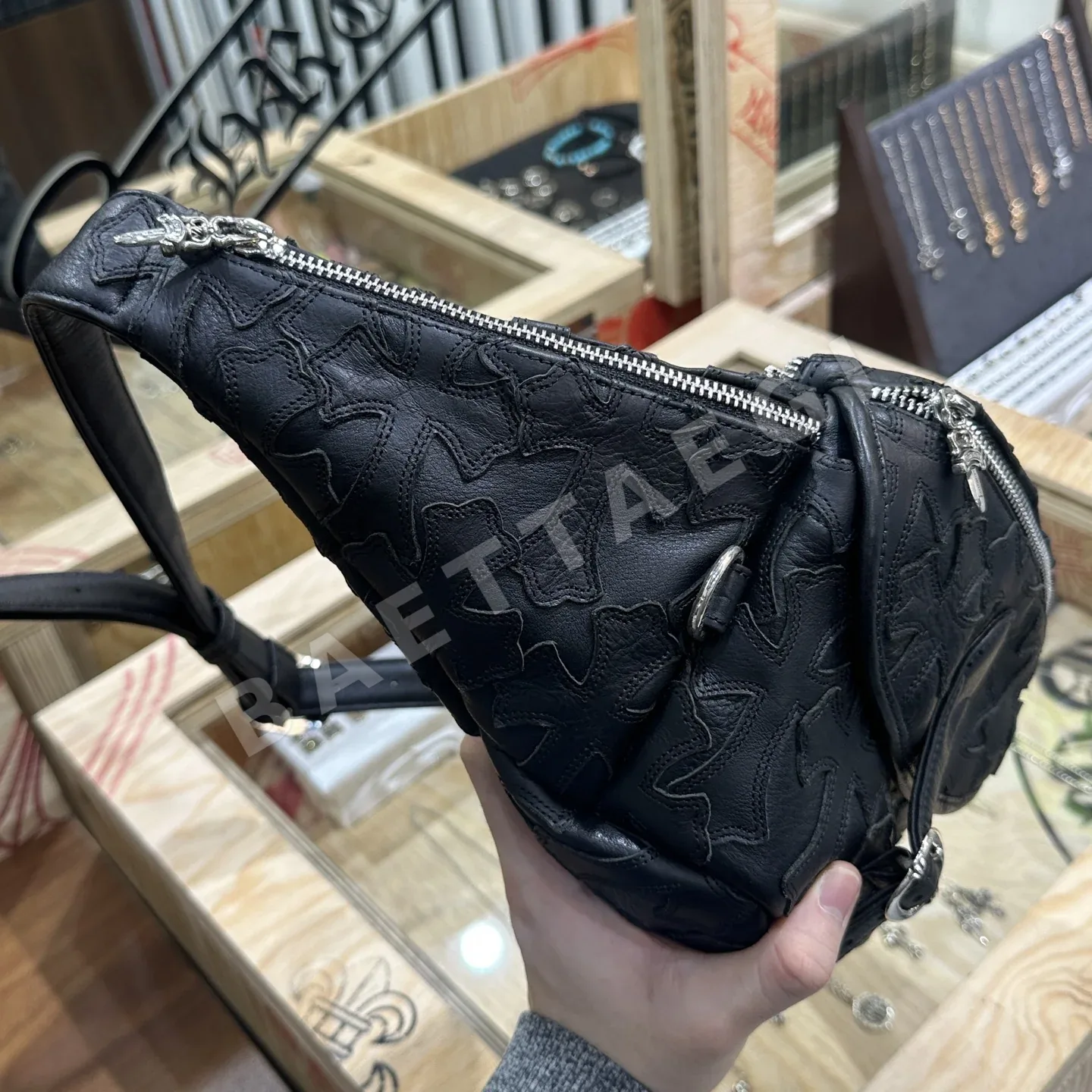 크롬하츠 가방 상세 이미지 4