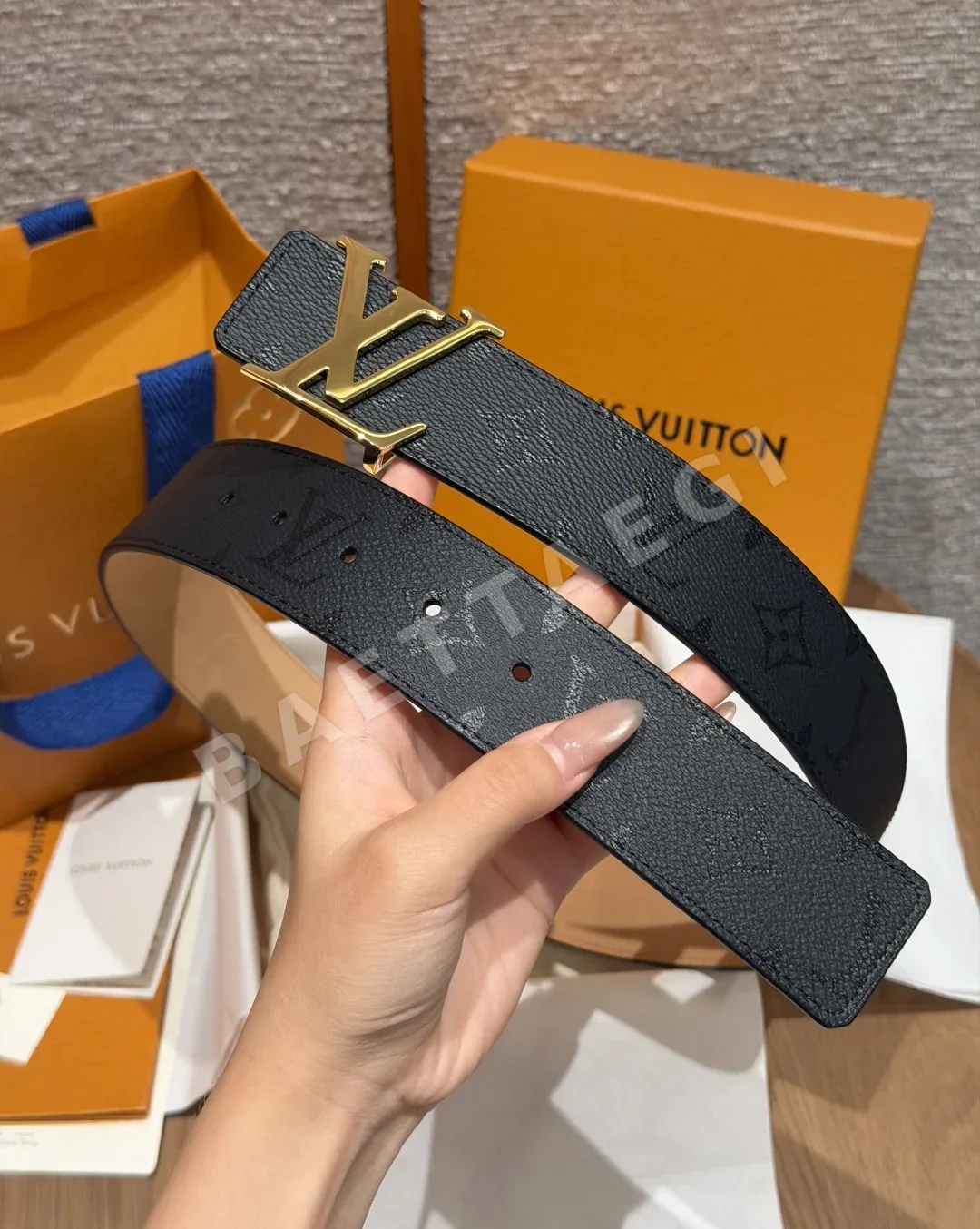 루이비통 이니셜 미드나이트 40mm 리버시블 벨트 상세 이미지 5