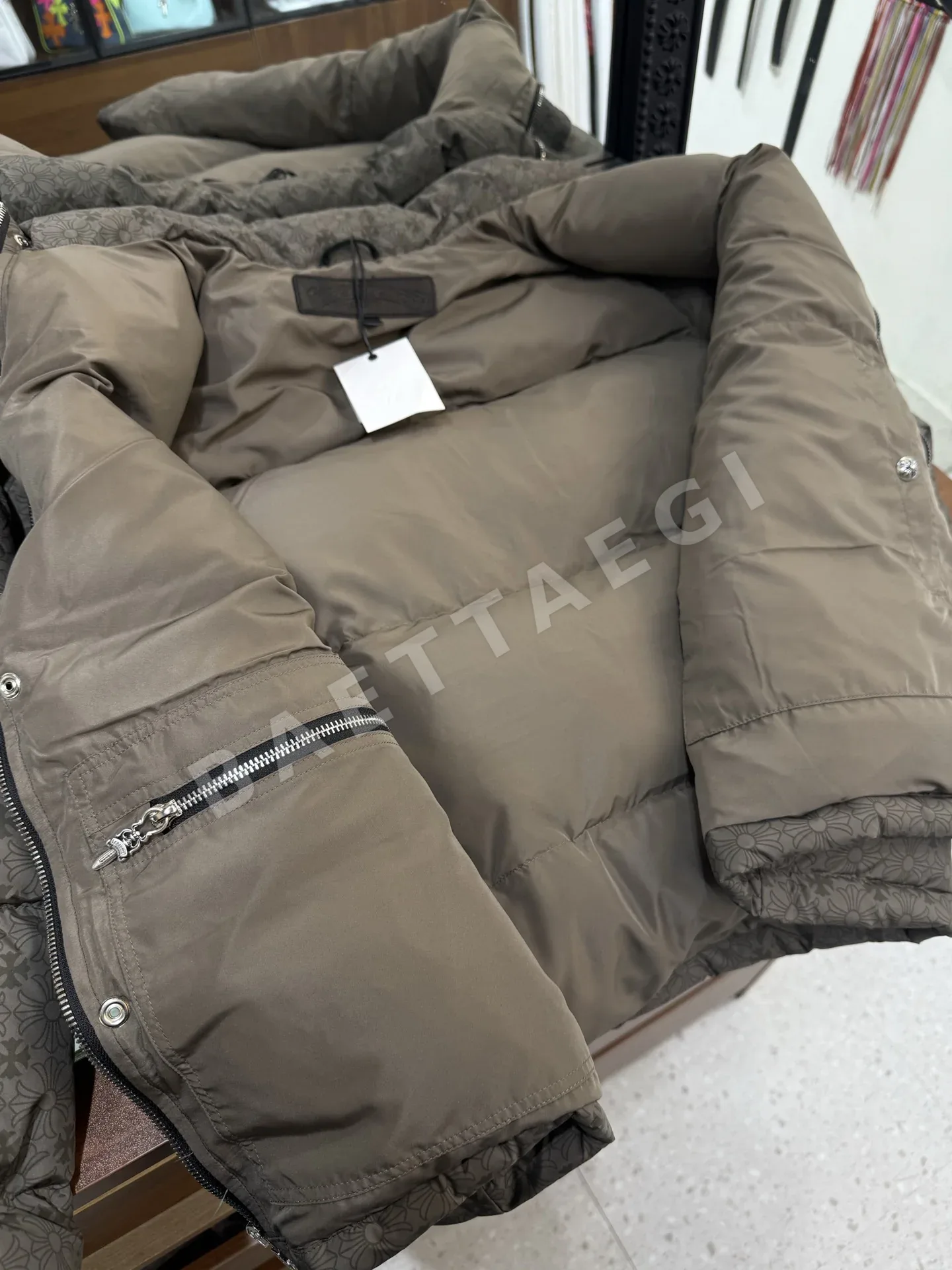 크롬하츠 올리브그린 남성 패딩 재킷(L사이즈가능)163476 상세 이미지 5