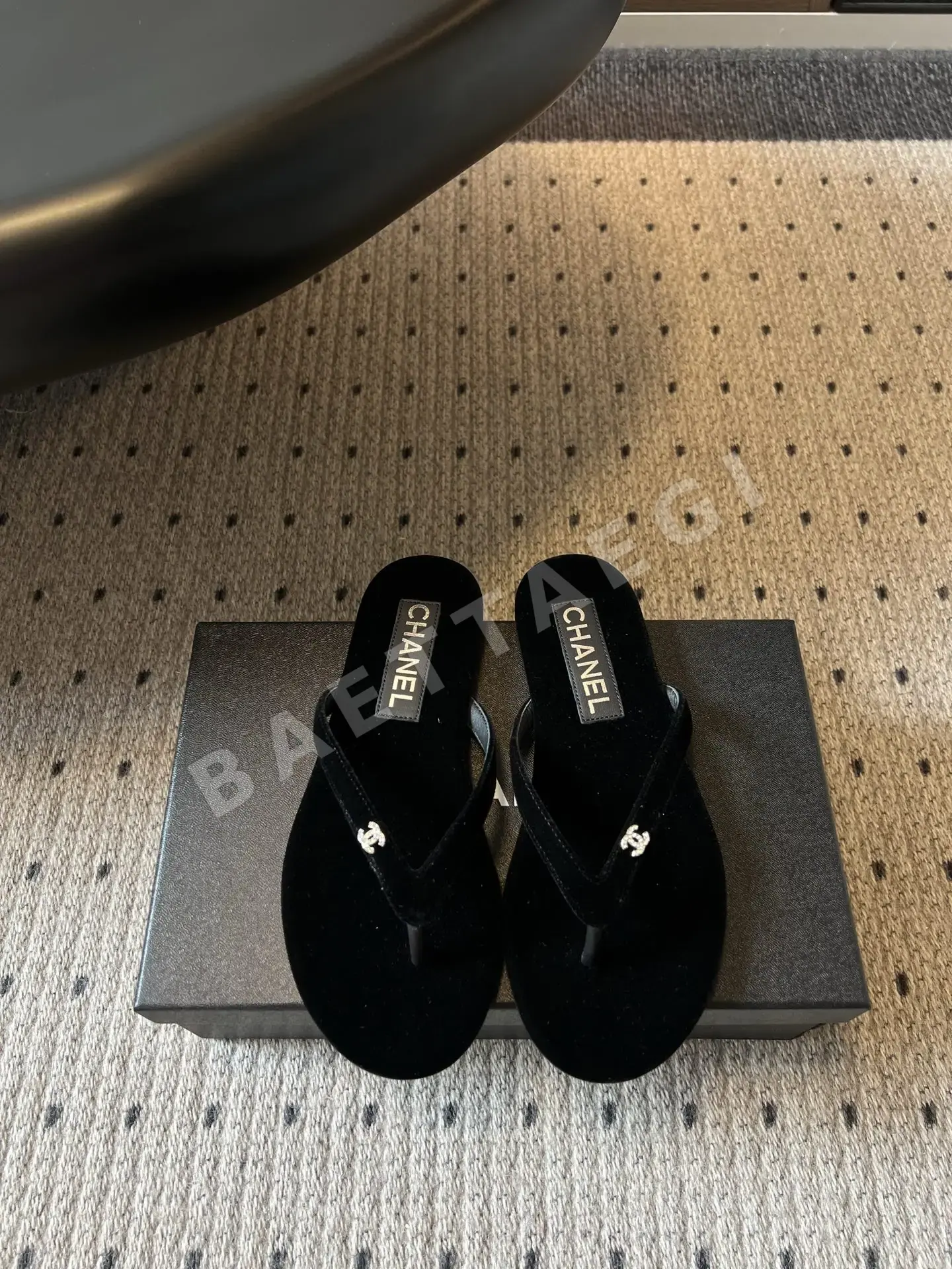 샤넬 뉴 스웨이드 플립플롭 113630