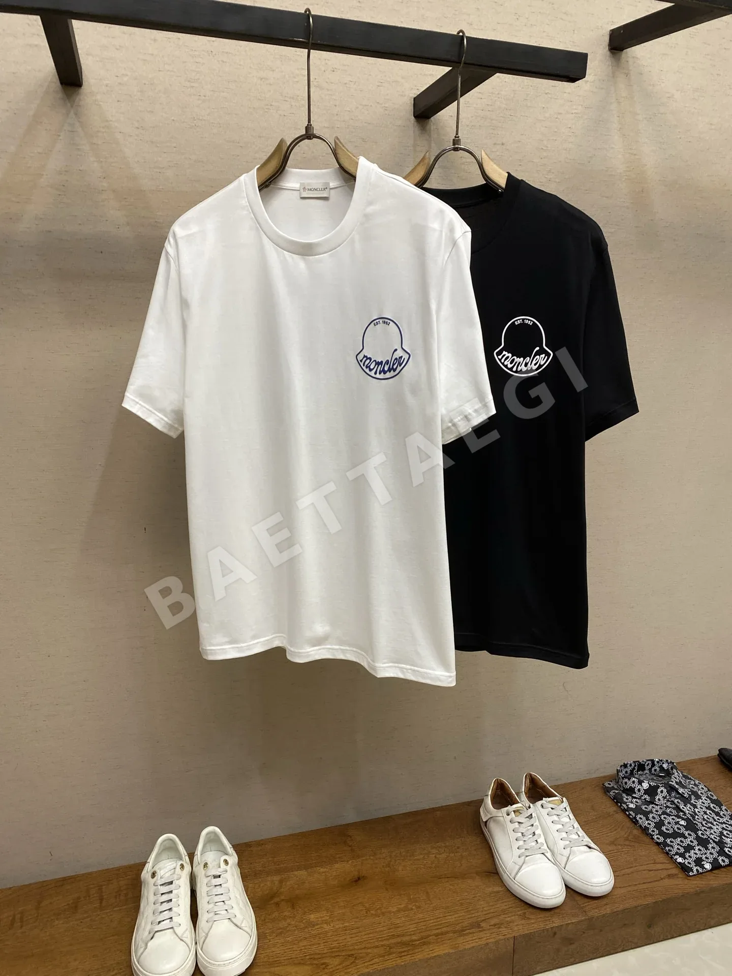 몽클레르 남여공용 반팔 상세 이미지 3