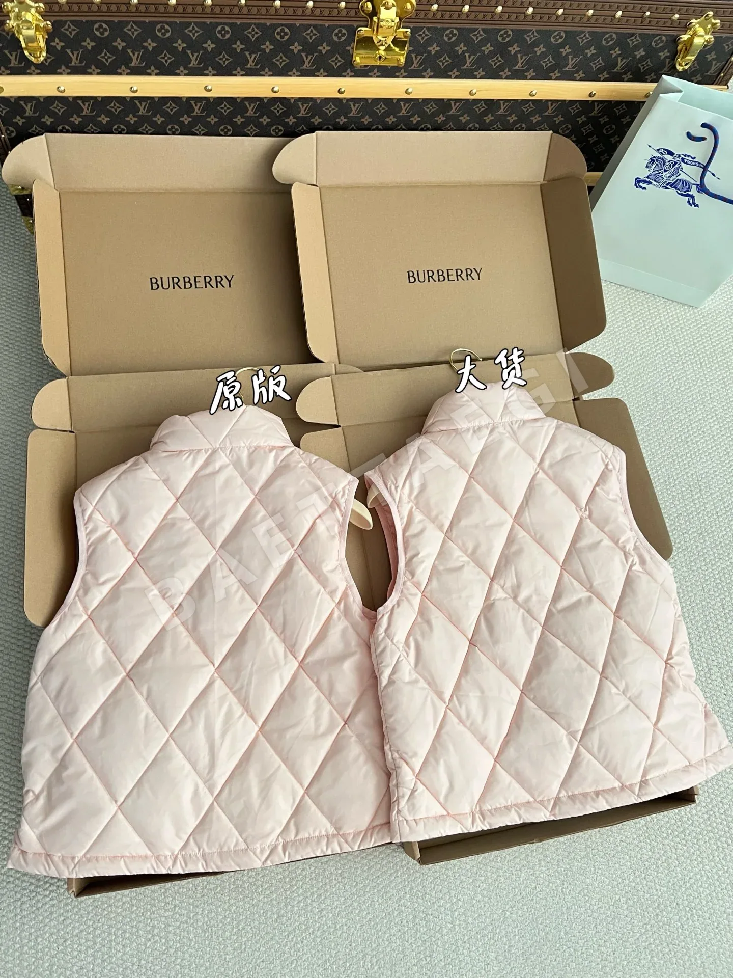 버버리 여성 다운 조끼 상세 이미지 9
