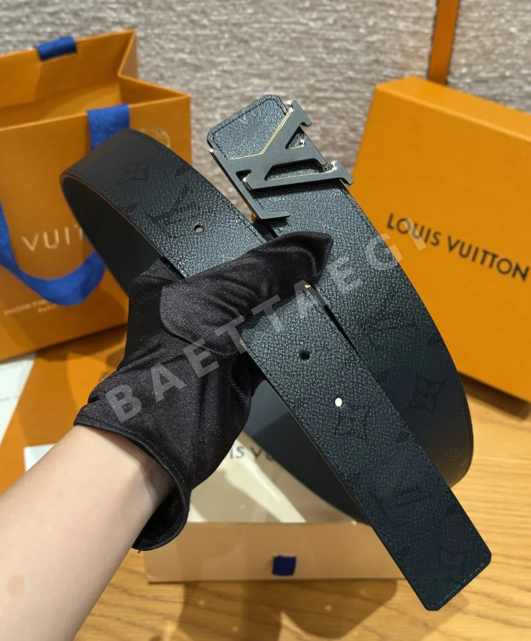 루이비통 이니셜 40mm 리버시블 벨트 상세 이미지 8