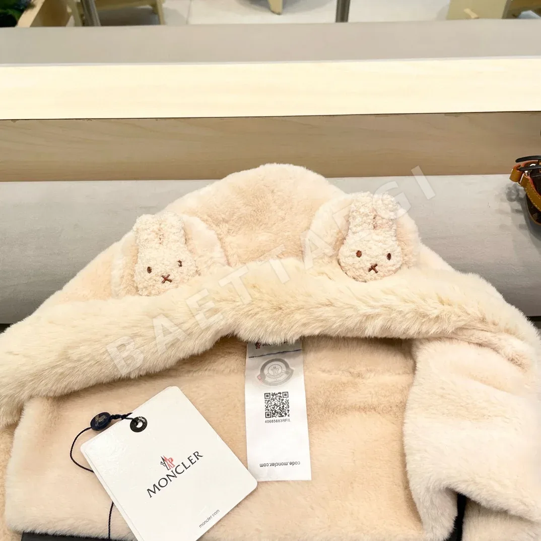 몽클레르 한국풍 곰 모자 186830