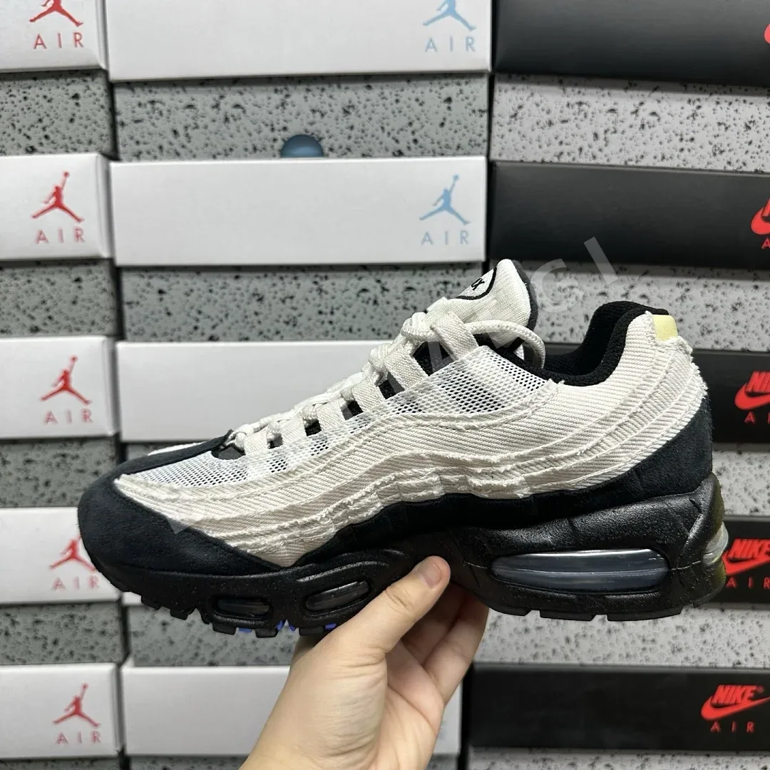 나이키 [KZ2.0] 에어 맥스 95 IO0284-010 201810 Nike Air Max 95 Big Bubble City Pack 상세 이미지 7